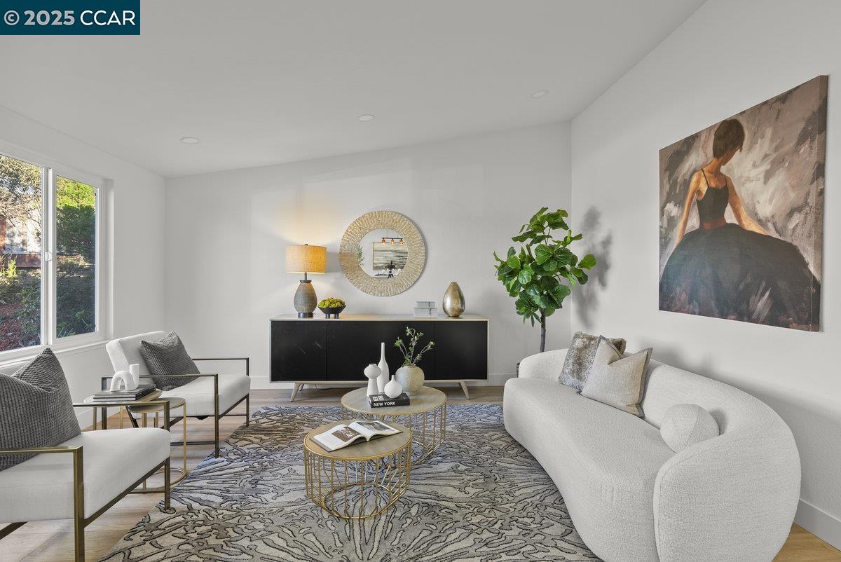 Detail Gallery Image 12 of 54 For 27167 Belfast Lane, Hayward,  CA 94542 - 4 Beds | 2 Baths