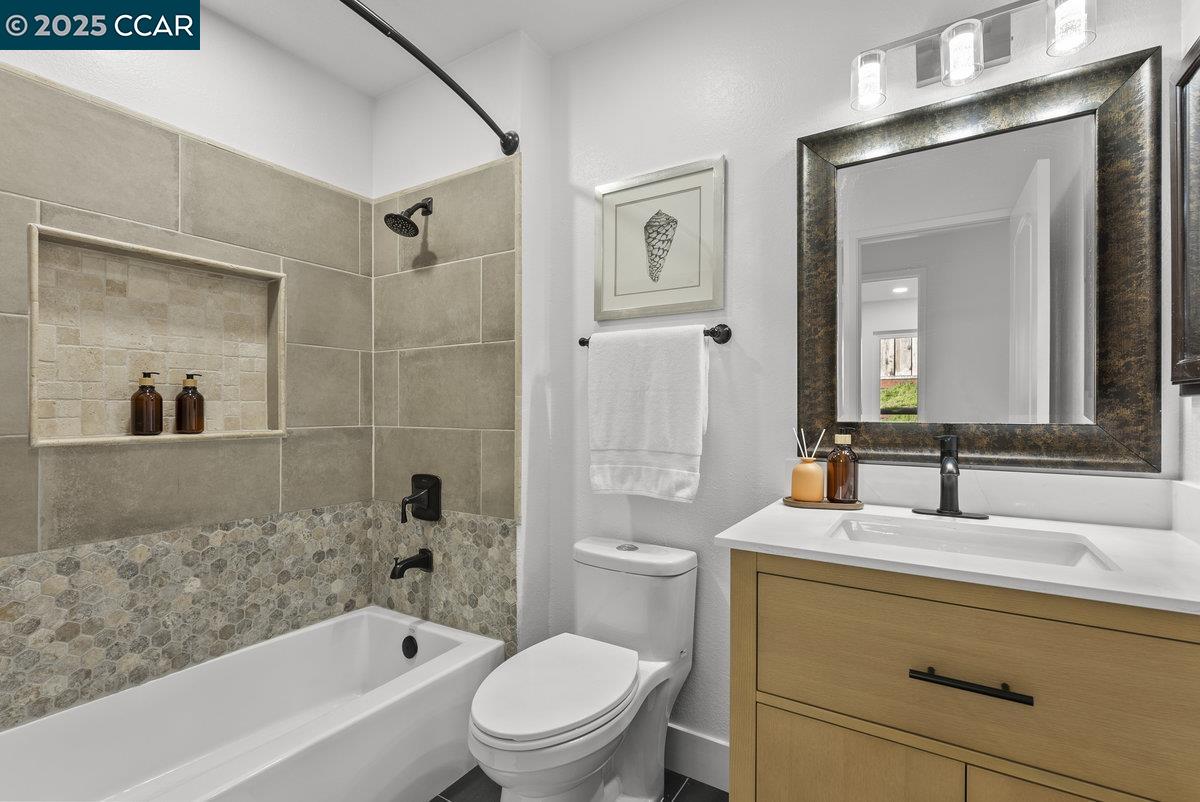 Detail Gallery Image 15 of 54 For 27167 Belfast Lane, Hayward,  CA 94542 - 4 Beds | 2 Baths