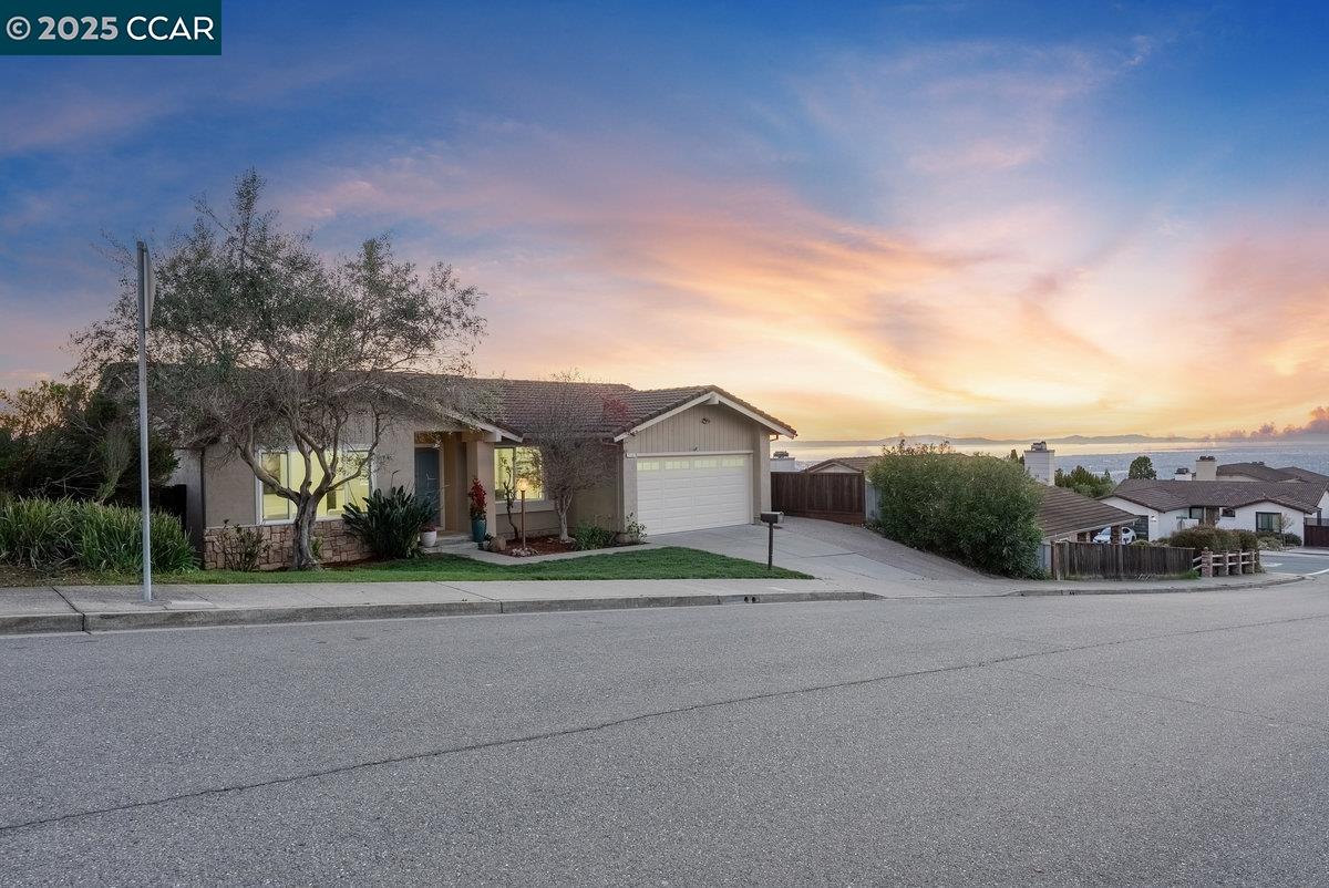 Detail Gallery Image 20 of 54 For 27167 Belfast Lane, Hayward,  CA 94542 - 4 Beds | 2 Baths