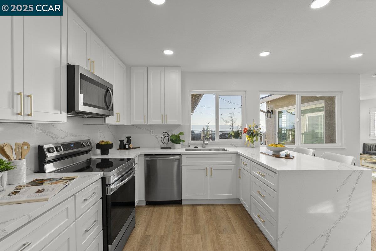 Detail Gallery Image 25 of 54 For 27167 Belfast Lane, Hayward,  CA 94542 - 4 Beds | 2 Baths