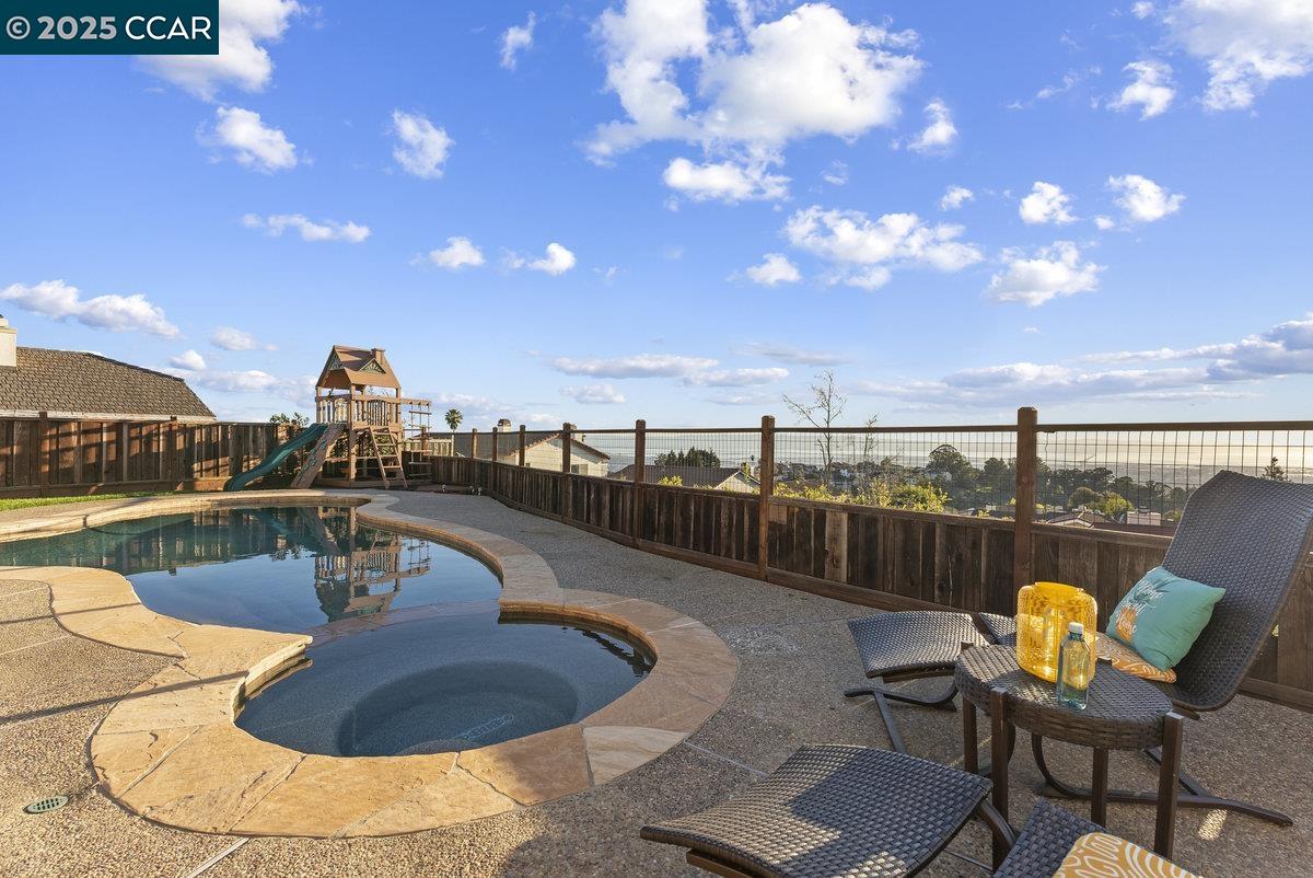 Detail Gallery Image 36 of 54 For 27167 Belfast Lane, Hayward,  CA 94542 - 4 Beds | 2 Baths