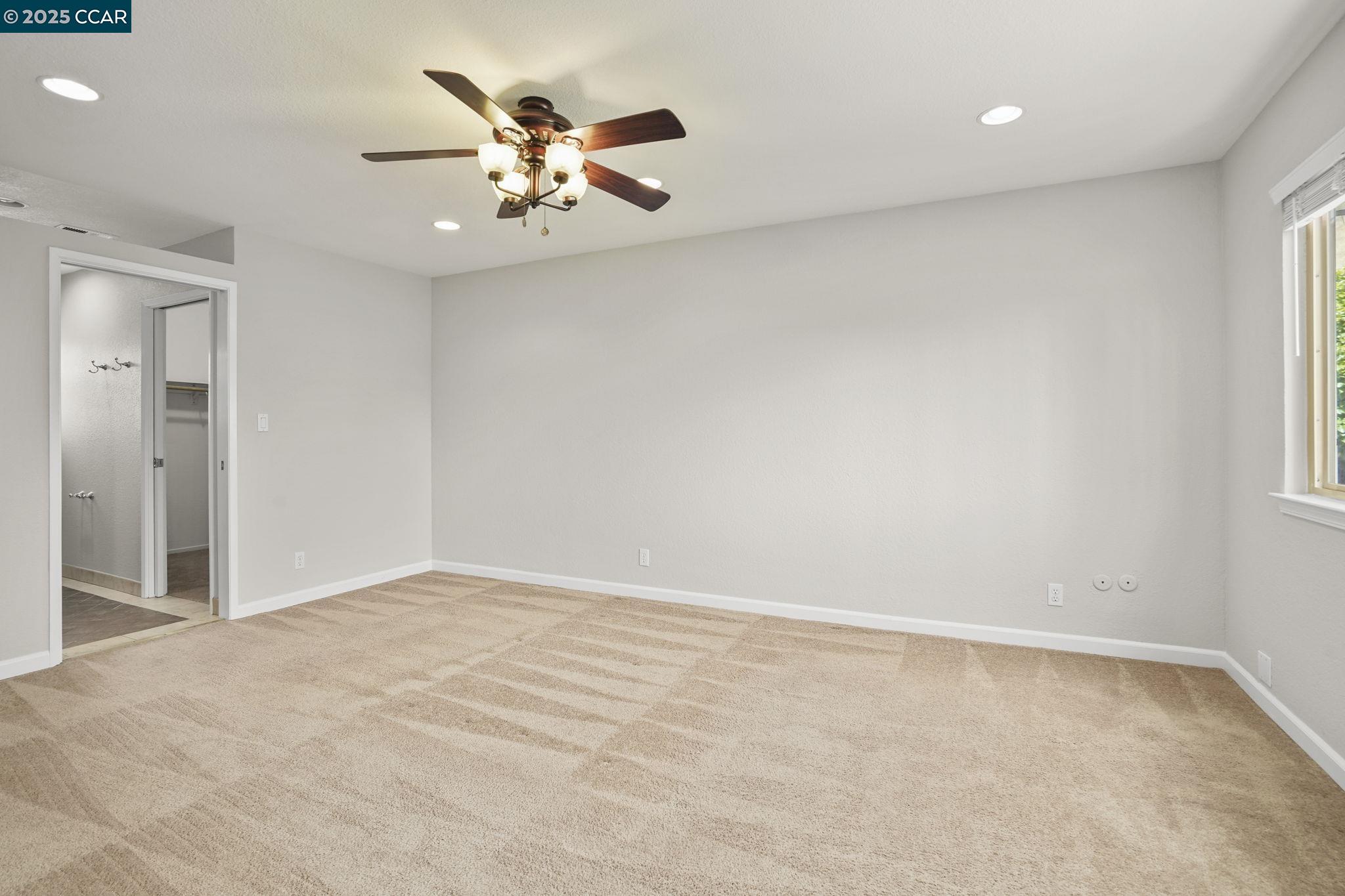 Detail Gallery Image 14 of 32 For 89 Cormorant Court, Martinez,  CA 94553 - 3 Beds | 2/1 Baths