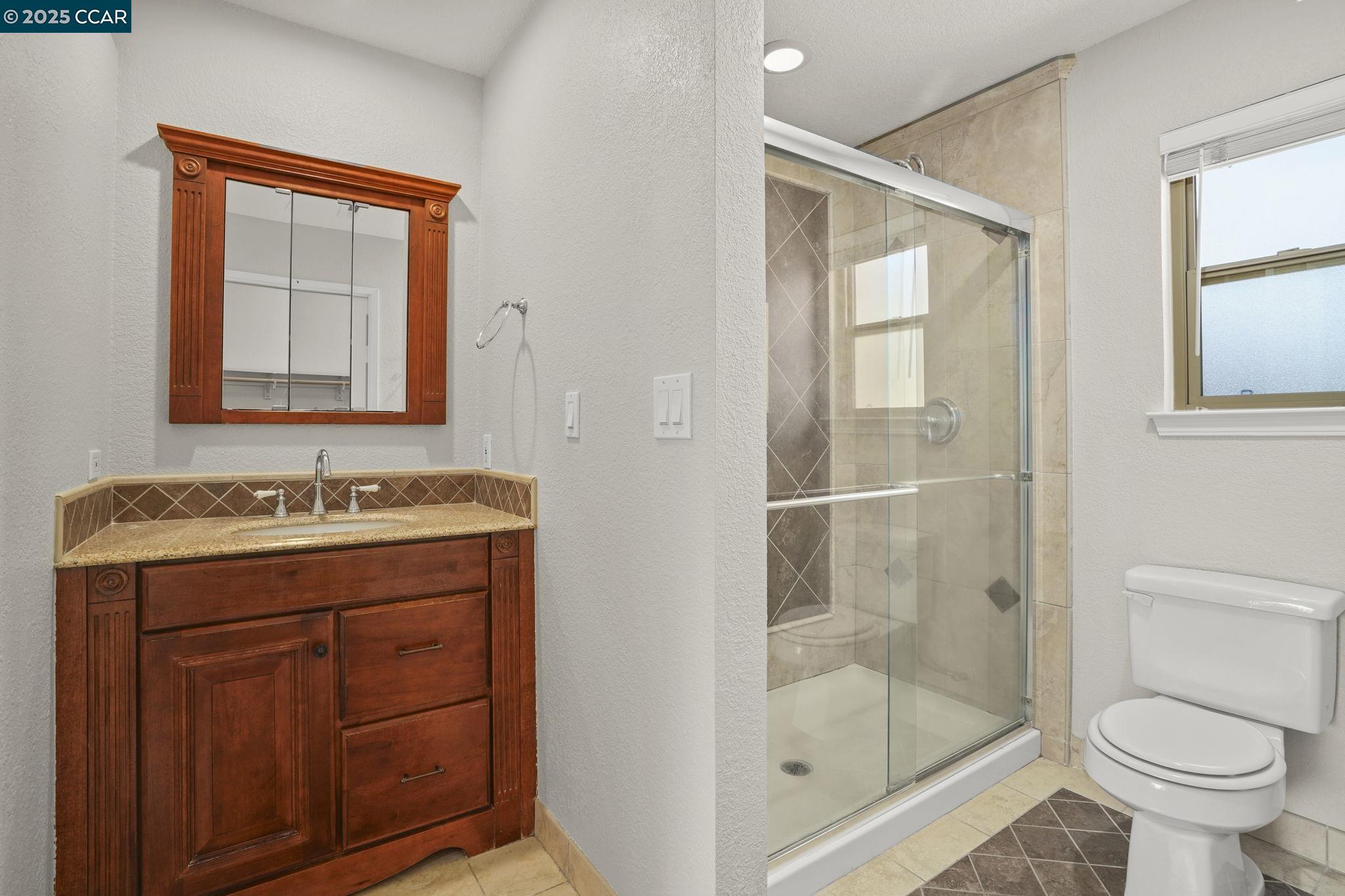 Detail Gallery Image 16 of 32 For 89 Cormorant Court, Martinez,  CA 94553 - 3 Beds | 2/1 Baths