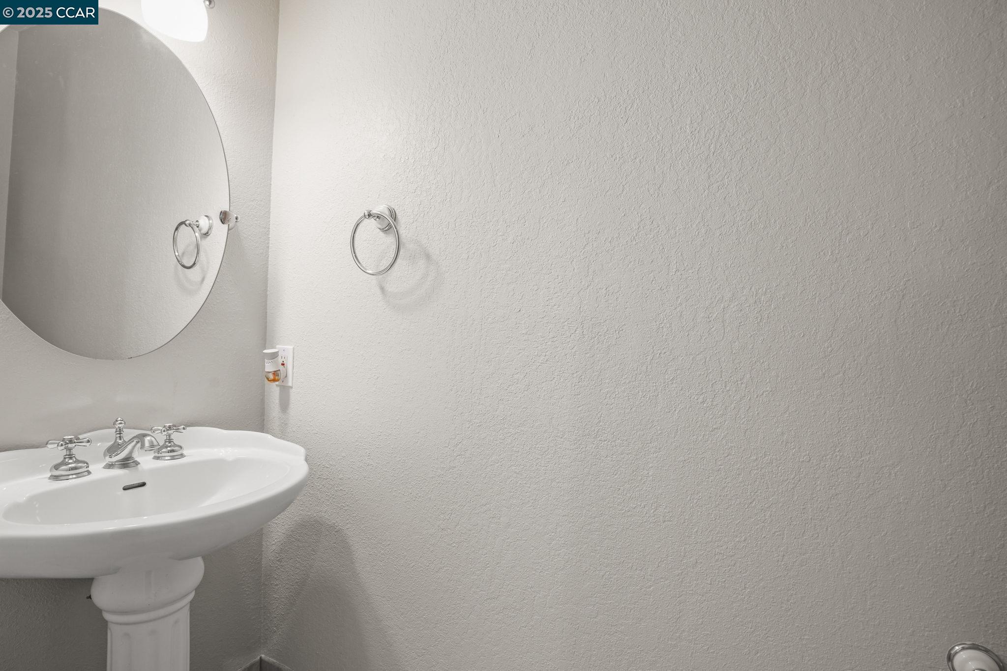 Detail Gallery Image 22 of 32 For 89 Cormorant Court, Martinez,  CA 94553 - 3 Beds | 2/1 Baths