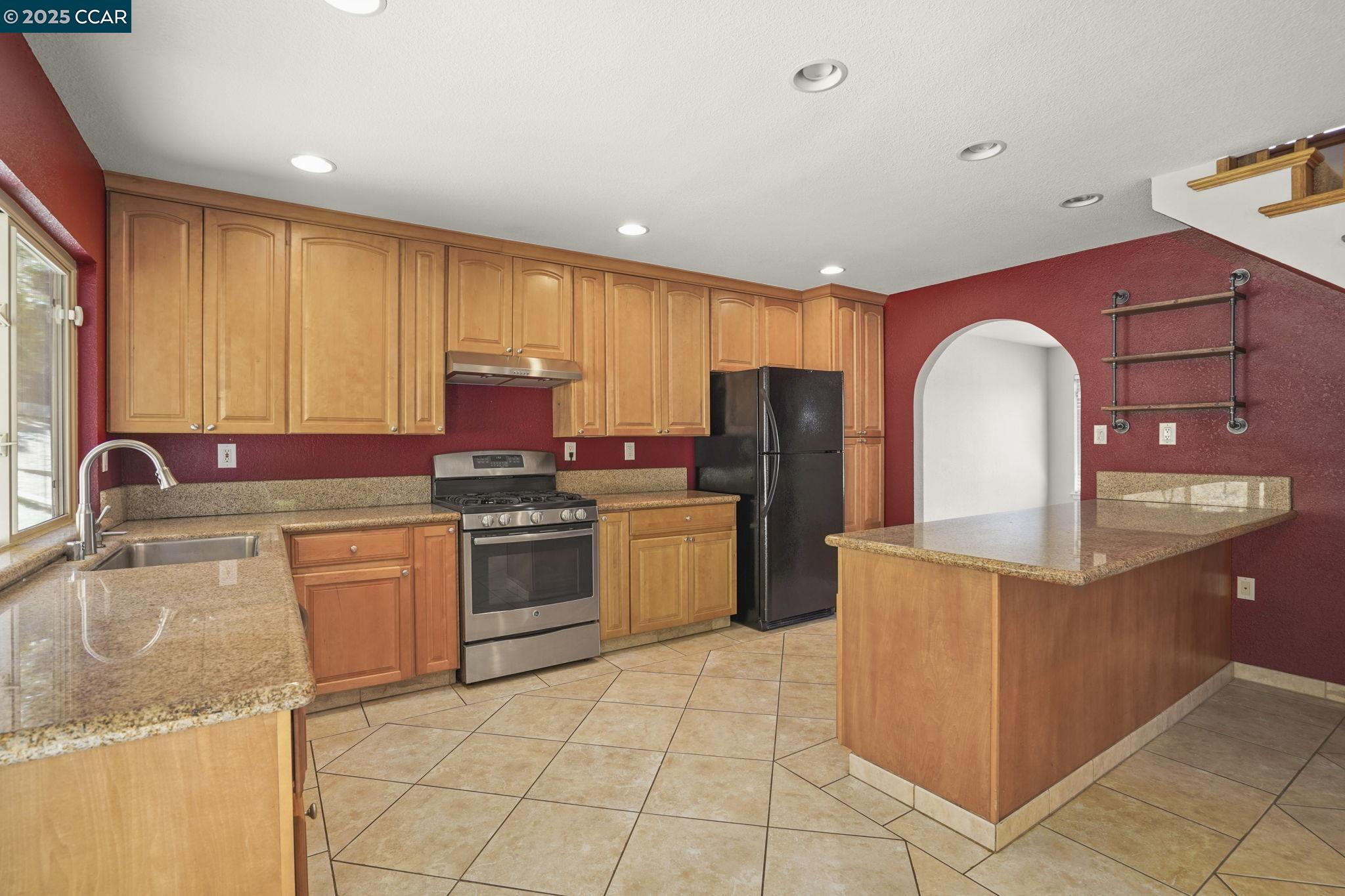 Detail Gallery Image 8 of 32 For 89 Cormorant Court, Martinez,  CA 94553 - 3 Beds | 2/1 Baths
