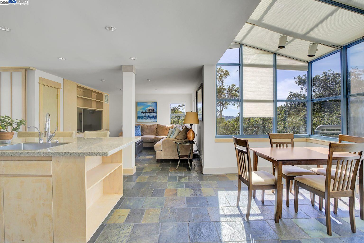 Detail Gallery Image 15 of 46 For 319 Tappan Ter, Orinda,  CA 94563 - 5 Beds | 4/1 Baths