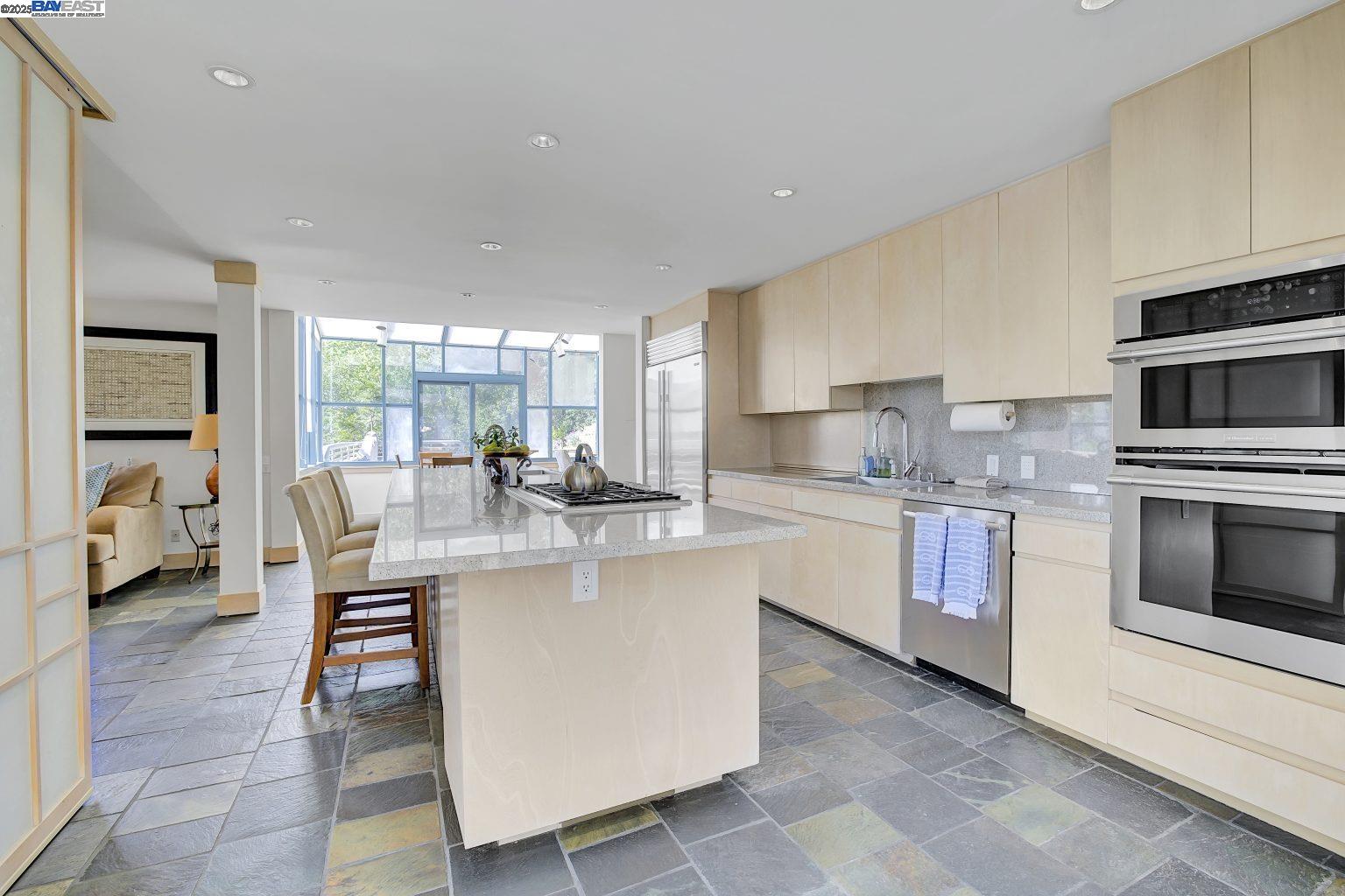 Detail Gallery Image 16 of 46 For 319 Tappan Ter, Orinda,  CA 94563 - 5 Beds | 4/1 Baths