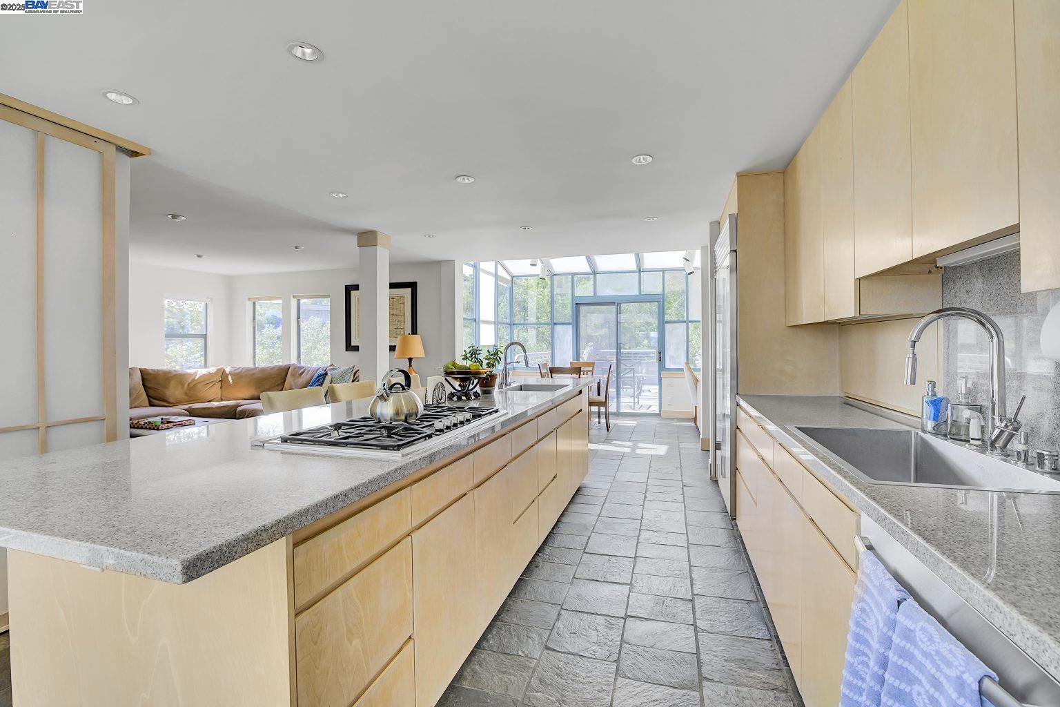Detail Gallery Image 18 of 46 For 319 Tappan Ter, Orinda,  CA 94563 - 5 Beds | 4/1 Baths
