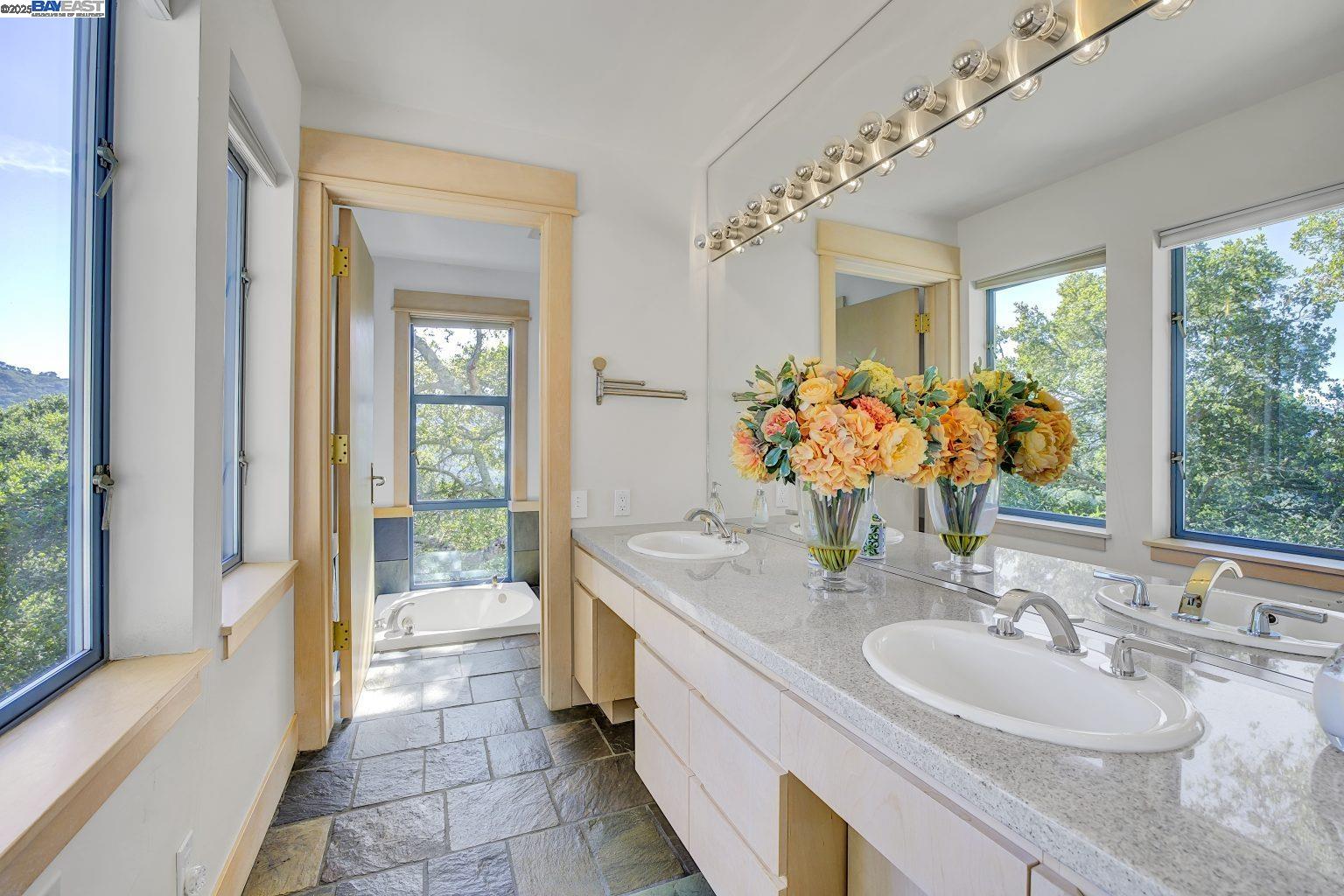 Detail Gallery Image 23 of 46 For 319 Tappan Ter, Orinda,  CA 94563 - 5 Beds | 4/1 Baths