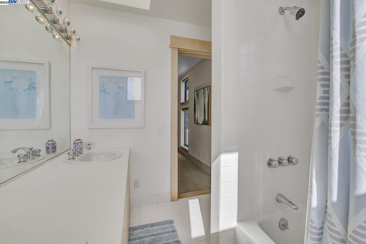 Detail Gallery Image 31 of 46 For 319 Tappan Ter, Orinda,  CA 94563 - 5 Beds | 4/1 Baths