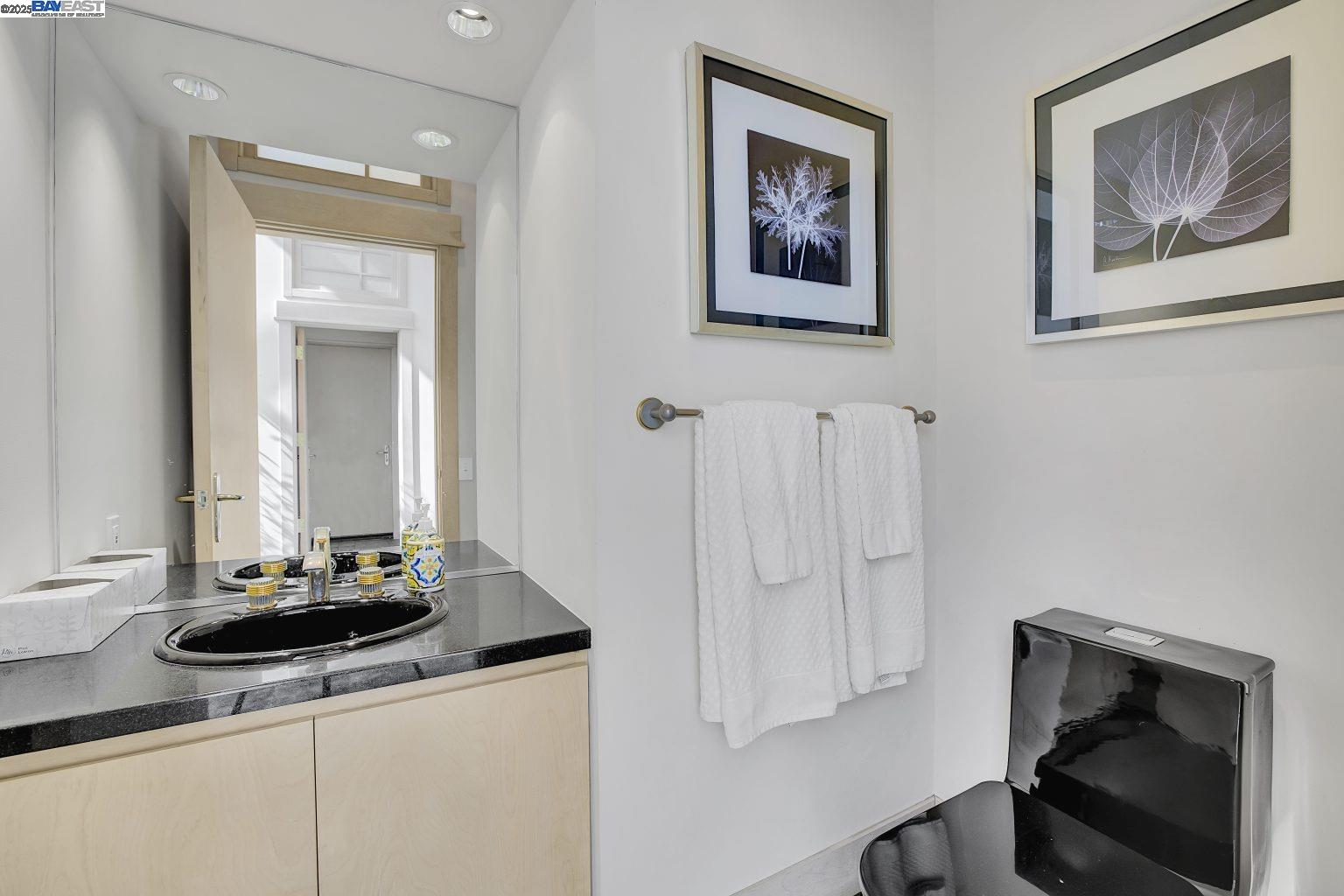 Detail Gallery Image 33 of 46 For 319 Tappan Ter, Orinda,  CA 94563 - 5 Beds | 4/1 Baths