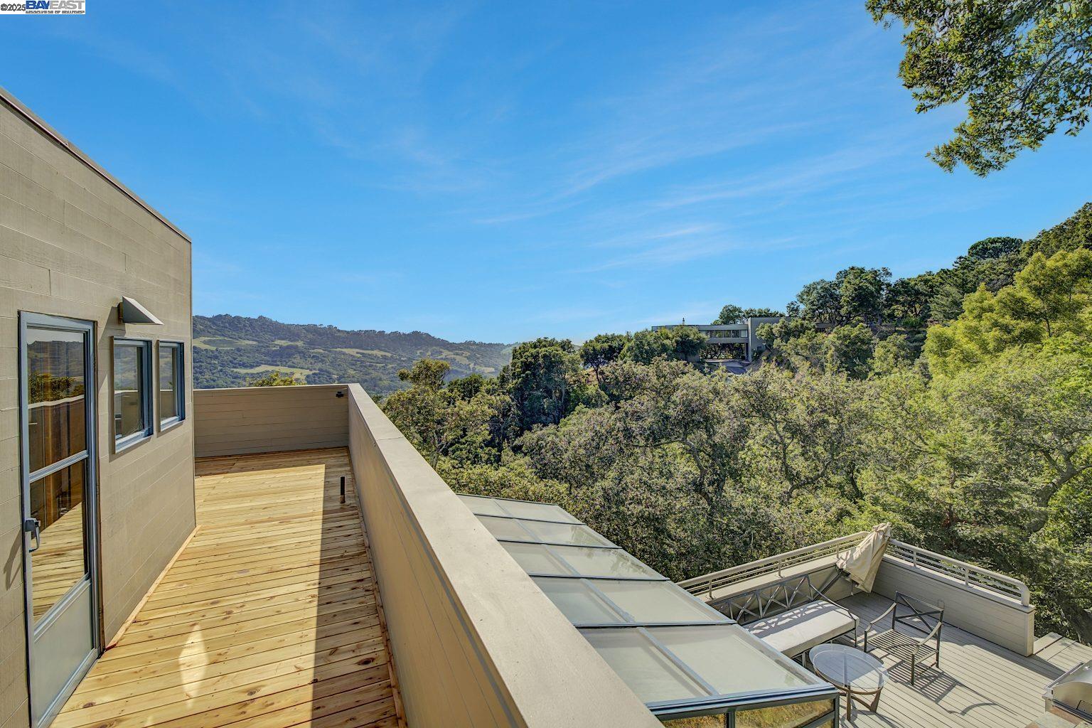 Detail Gallery Image 41 of 46 For 319 Tappan Ter, Orinda,  CA 94563 - 5 Beds | 4/1 Baths