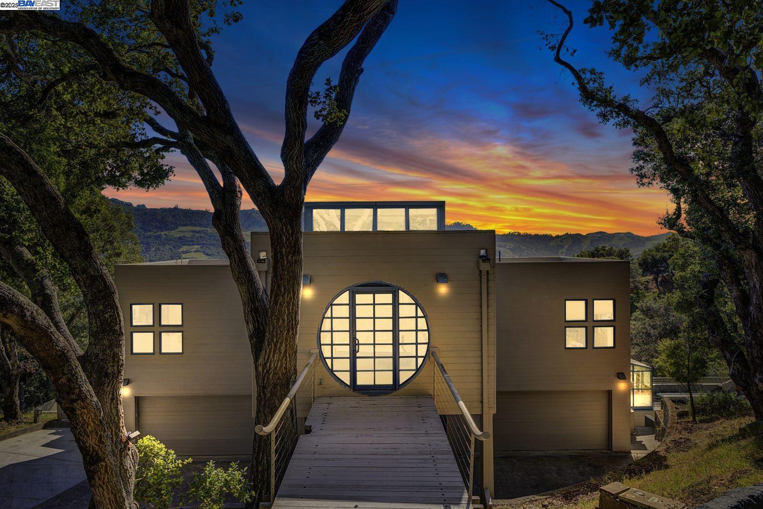 Detail Gallery Image 45 of 46 For 319 Tappan Ter, Orinda,  CA 94563 - 5 Beds | 4/1 Baths