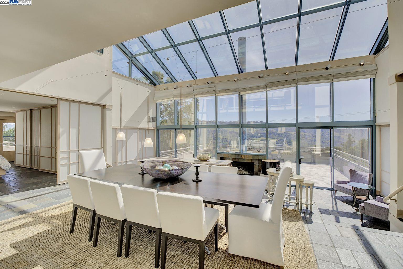 Detail Gallery Image 7 of 46 For 319 Tappan Ter, Orinda,  CA 94563 - 5 Beds | 4/1 Baths