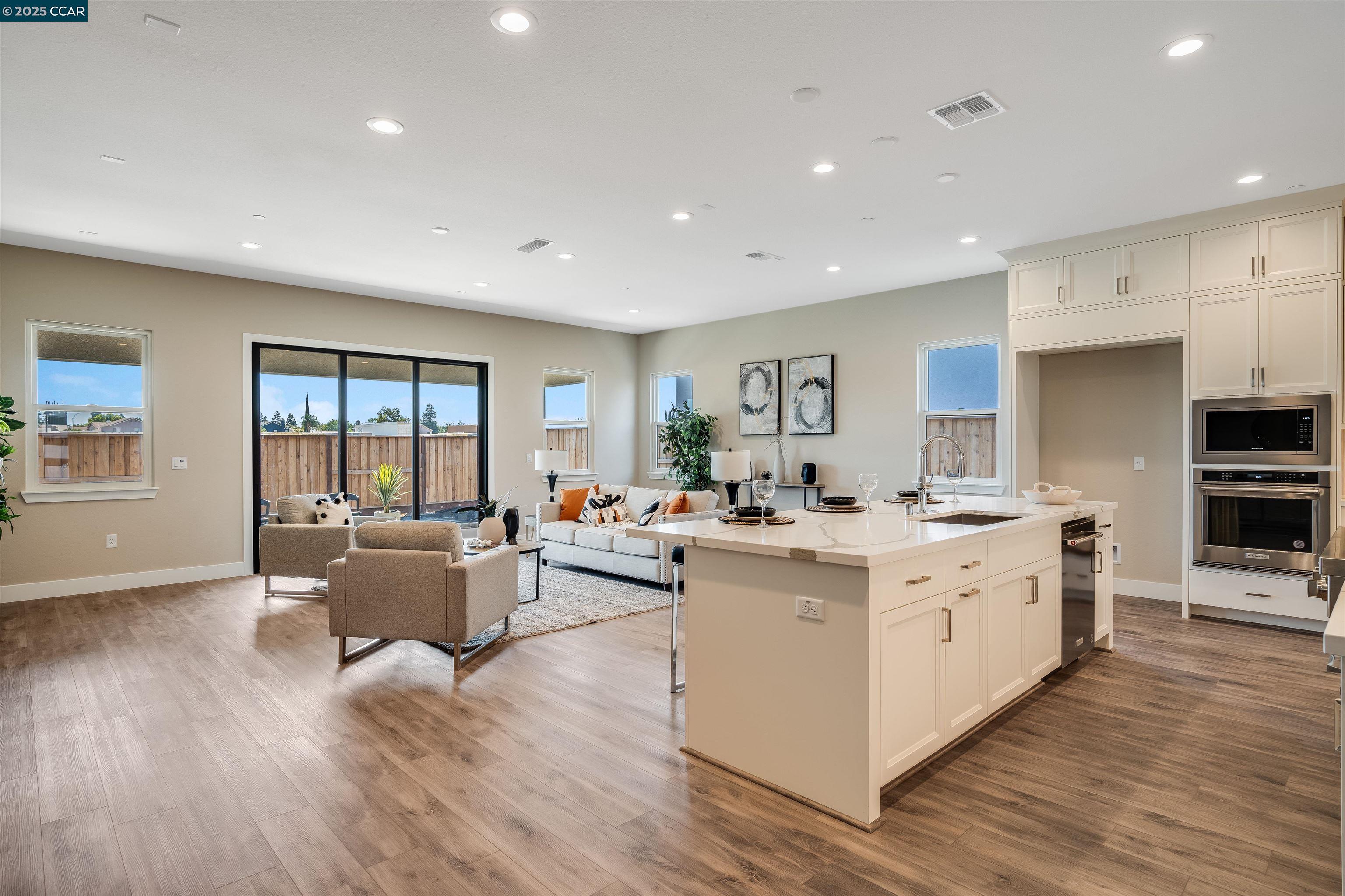 Detail Gallery Image 6 of 39 For 1567 Aloha Lane, Tracy,  CA 95377 - 3 Beds | 2/1 Baths