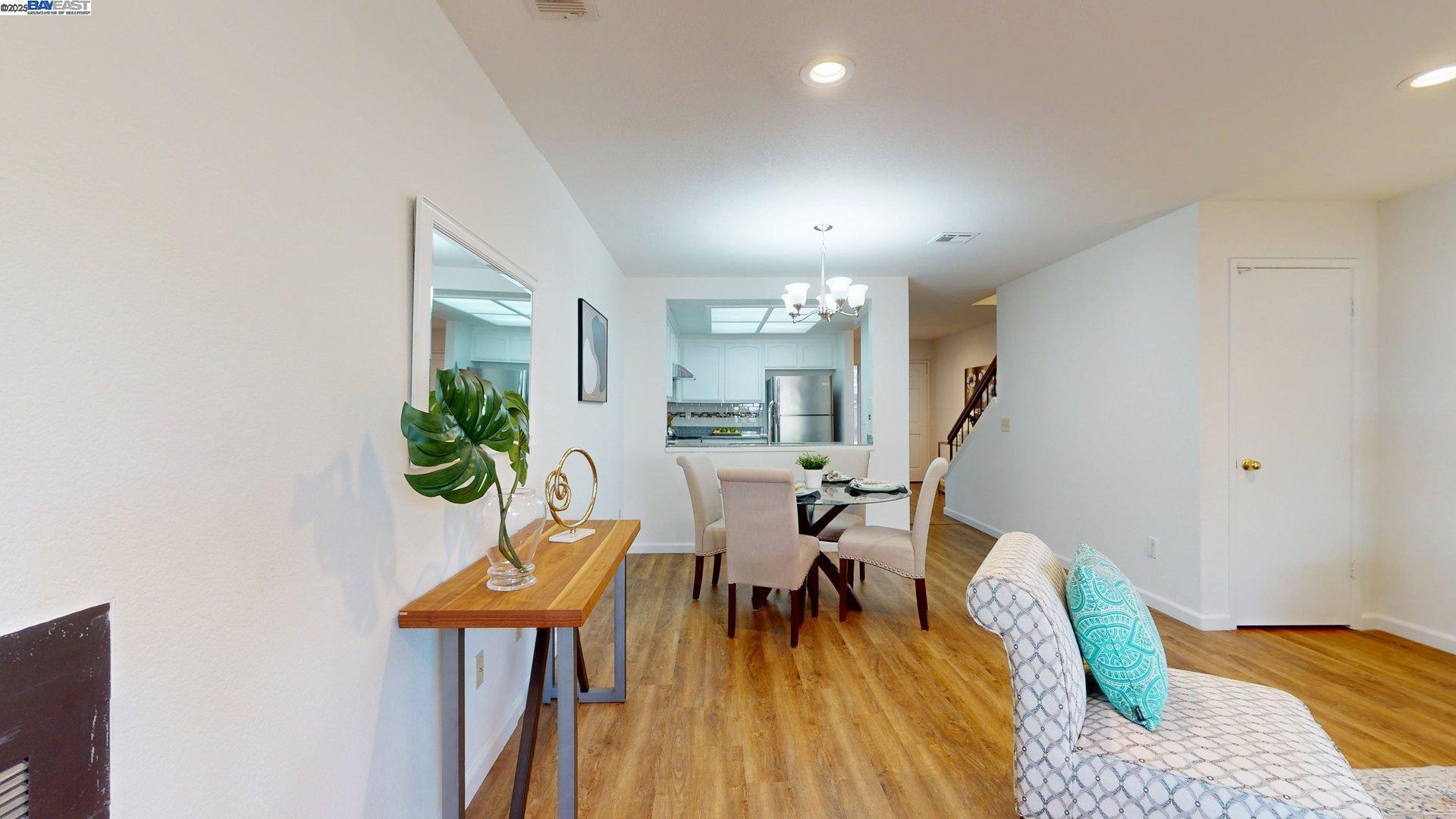 Detail Gallery Image 13 of 56 For 957 Huntington Cmn, Fremont,  CA 94536 - 2 Beds | 2/1 Baths