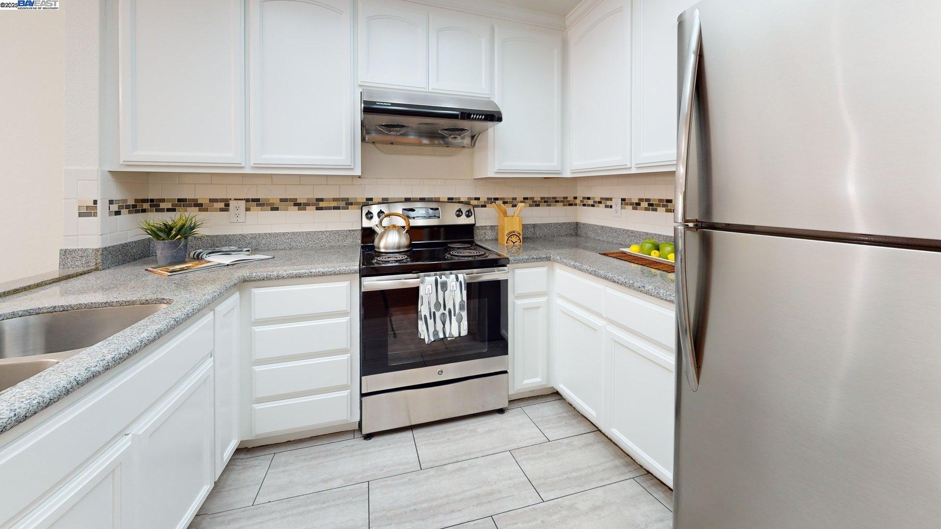 Detail Gallery Image 18 of 56 For 957 Huntington Cmn, Fremont,  CA 94536 - 2 Beds | 2/1 Baths