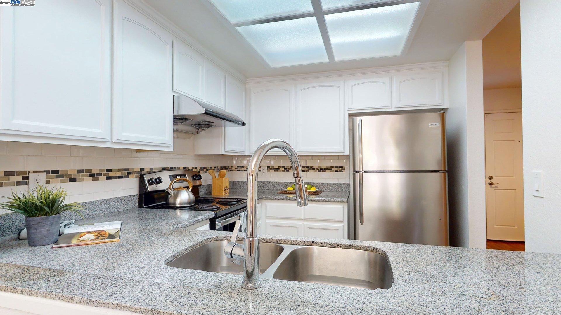 Detail Gallery Image 20 of 56 For 957 Huntington Cmn, Fremont,  CA 94536 - 2 Beds | 2/1 Baths
