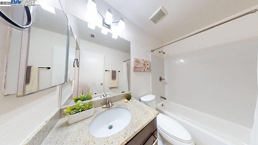 Detail Gallery Image 34 of 56 For 957 Huntington Cmn, Fremont,  CA 94536 - 2 Beds | 2/1 Baths