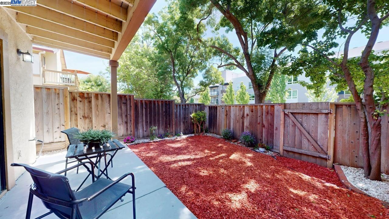 Detail Gallery Image 47 of 56 For 957 Huntington Cmn, Fremont,  CA 94536 - 2 Beds | 2/1 Baths