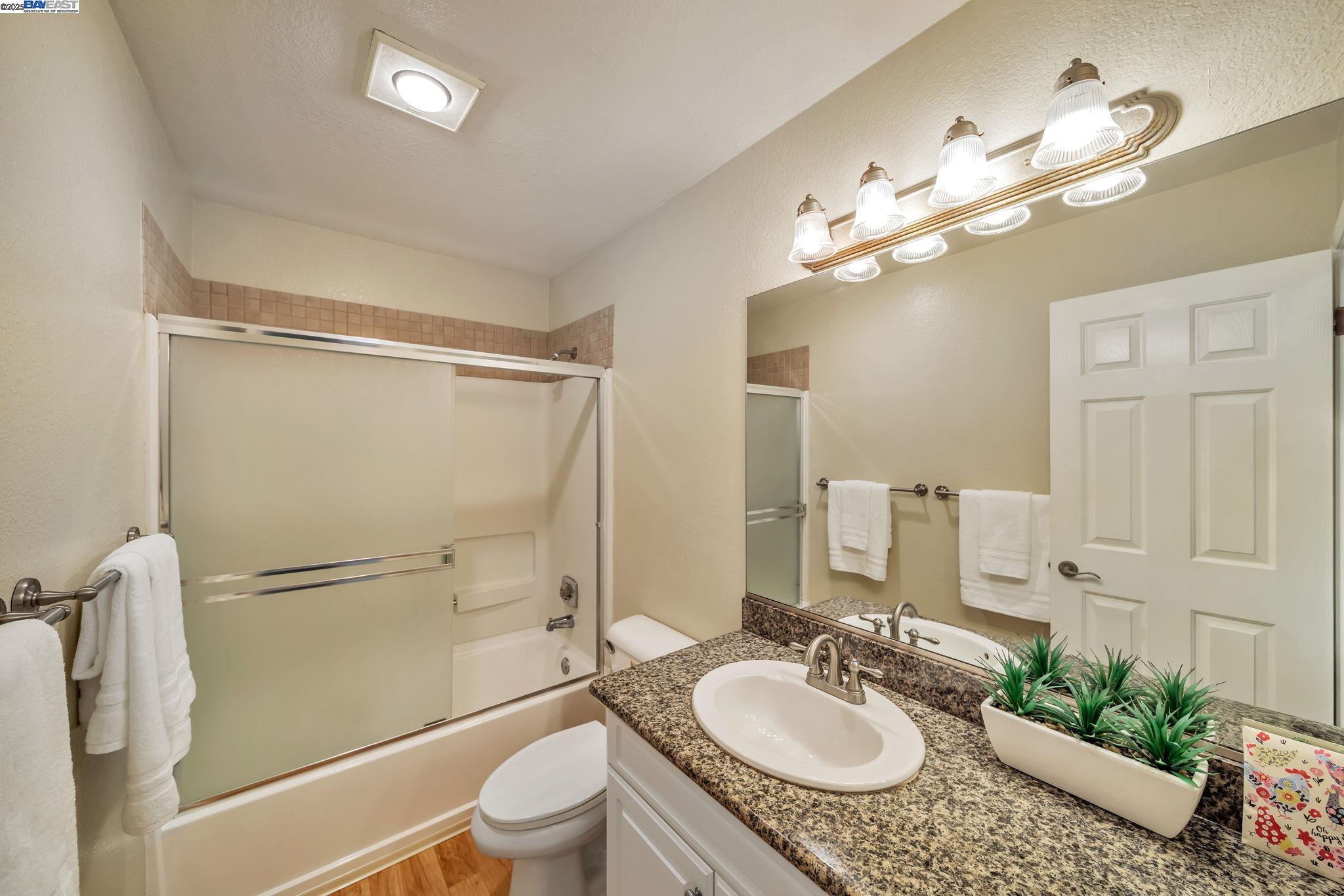 Photo #12: 41097641 Listing: Photo #12