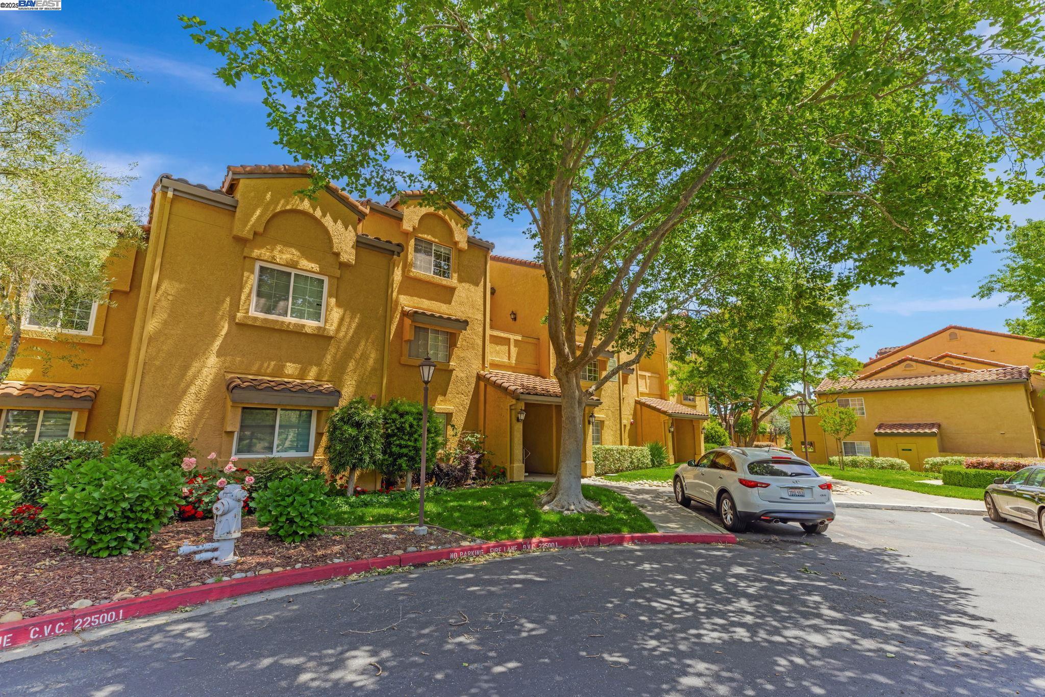 Detail Gallery Image 3 of 32 For 490 Bollinger Canyon Ln #367,  San Ramon,  CA 94582 - 1 Beds | 1 Baths