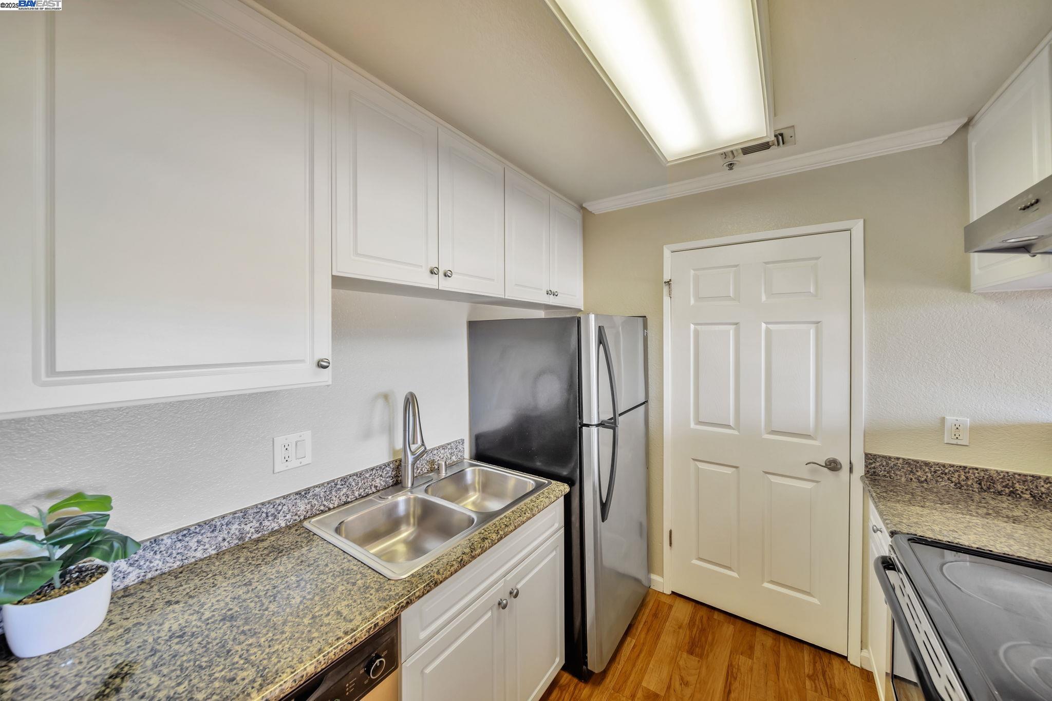 Detail Gallery Image 6 of 32 For 490 Bollinger Canyon Ln #367,  San Ramon,  CA 94582 - 1 Beds | 1 Baths