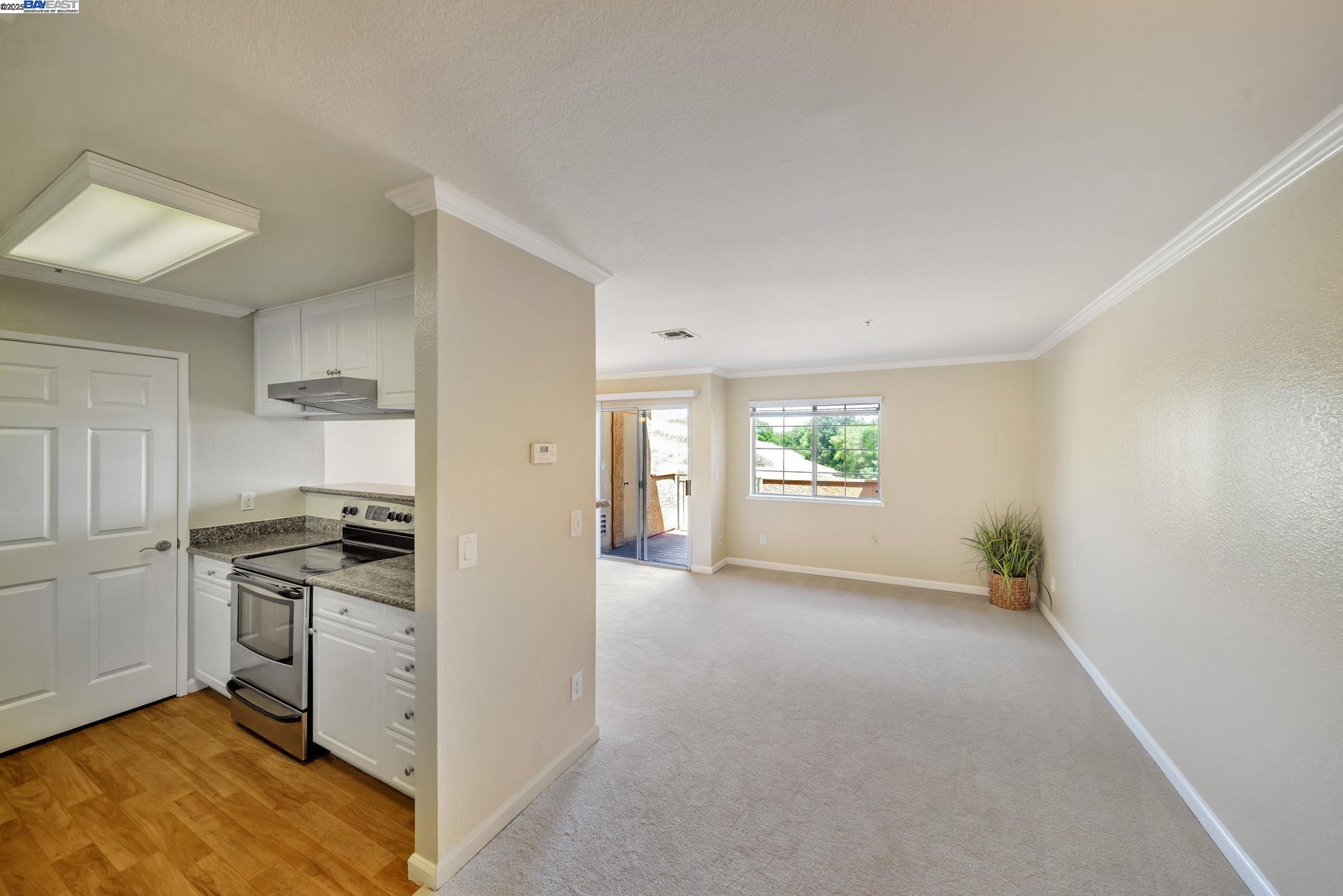 Detail Gallery Image 8 of 32 For 490 Bollinger Canyon Ln #367,  San Ramon,  CA 94582 - 1 Beds | 1 Baths