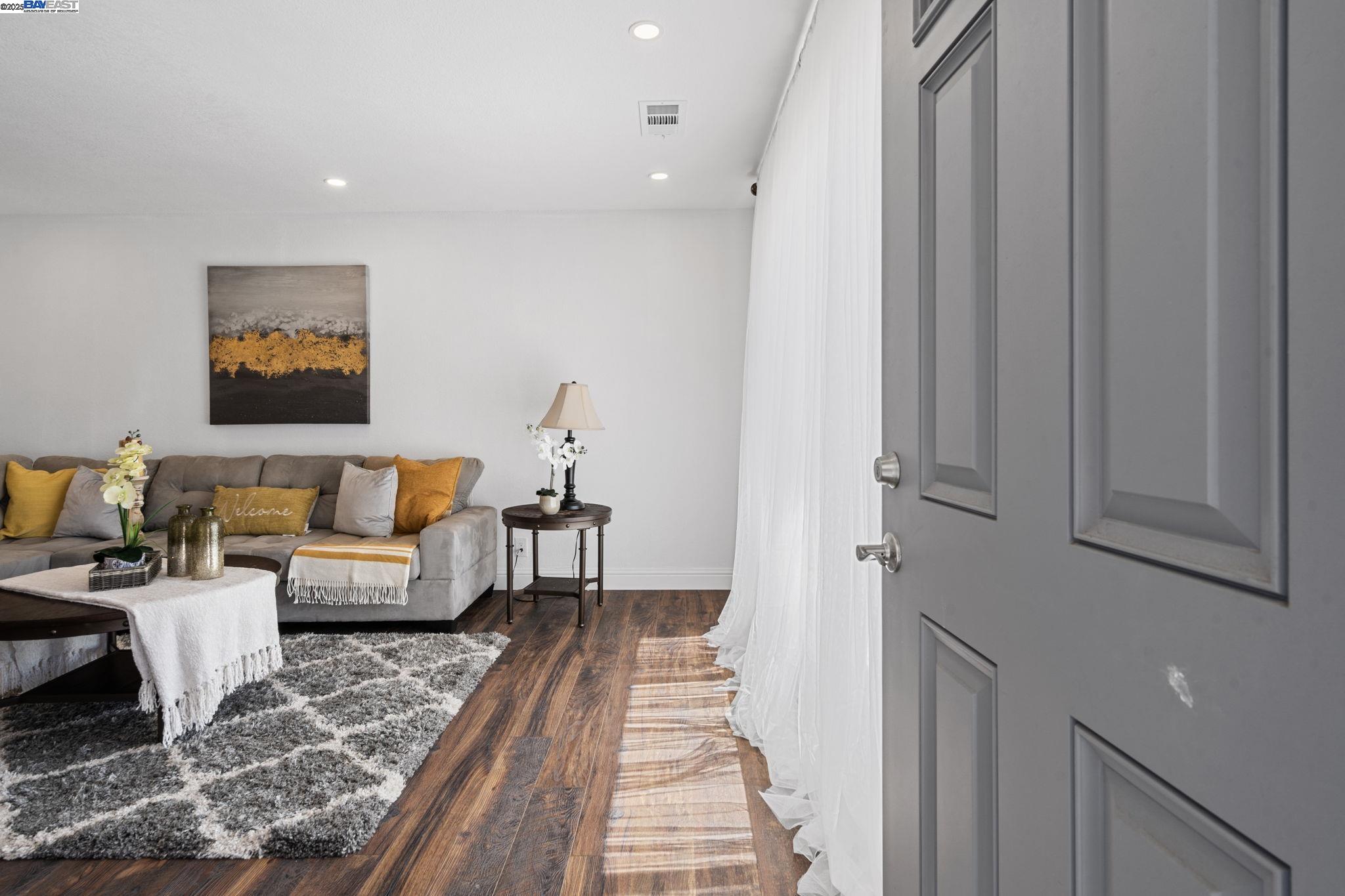 Detail Gallery Image 3 of 49 For 4189 Ogden Dr, Fremont,  CA 94538 - 4 Beds | 2 Baths