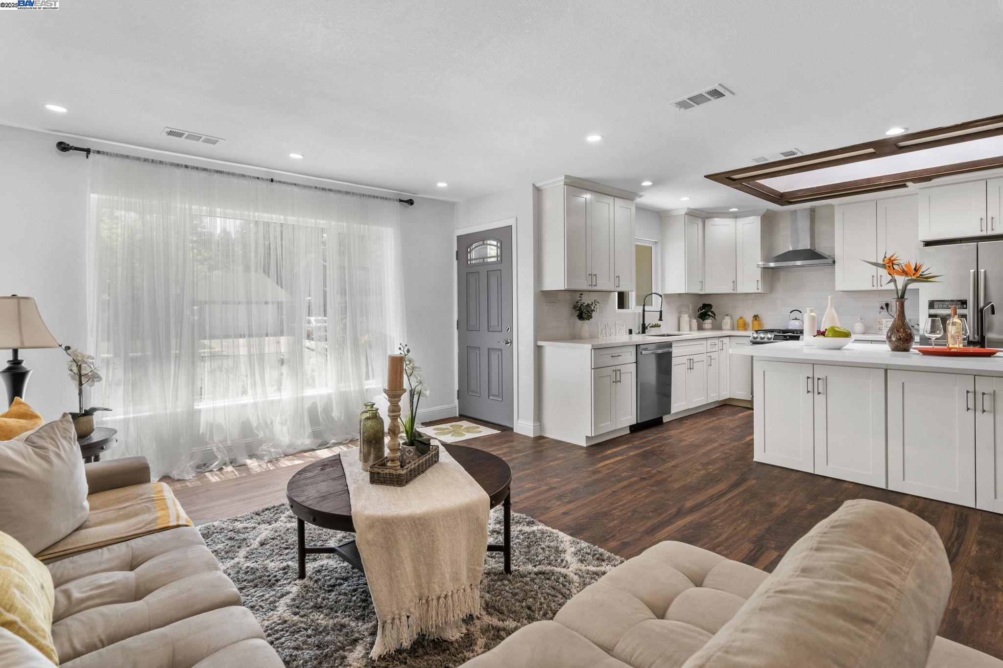 Detail Gallery Image 6 of 49 For 4189 Ogden Dr, Fremont,  CA 94538 - 4 Beds | 2 Baths