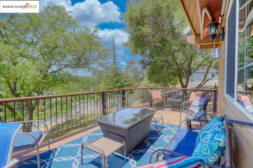 Detail Gallery Image 6 of 41 For 20738 Forestwood, Groveland,  CA 95321-9324 - 3 Beds | 3 Baths