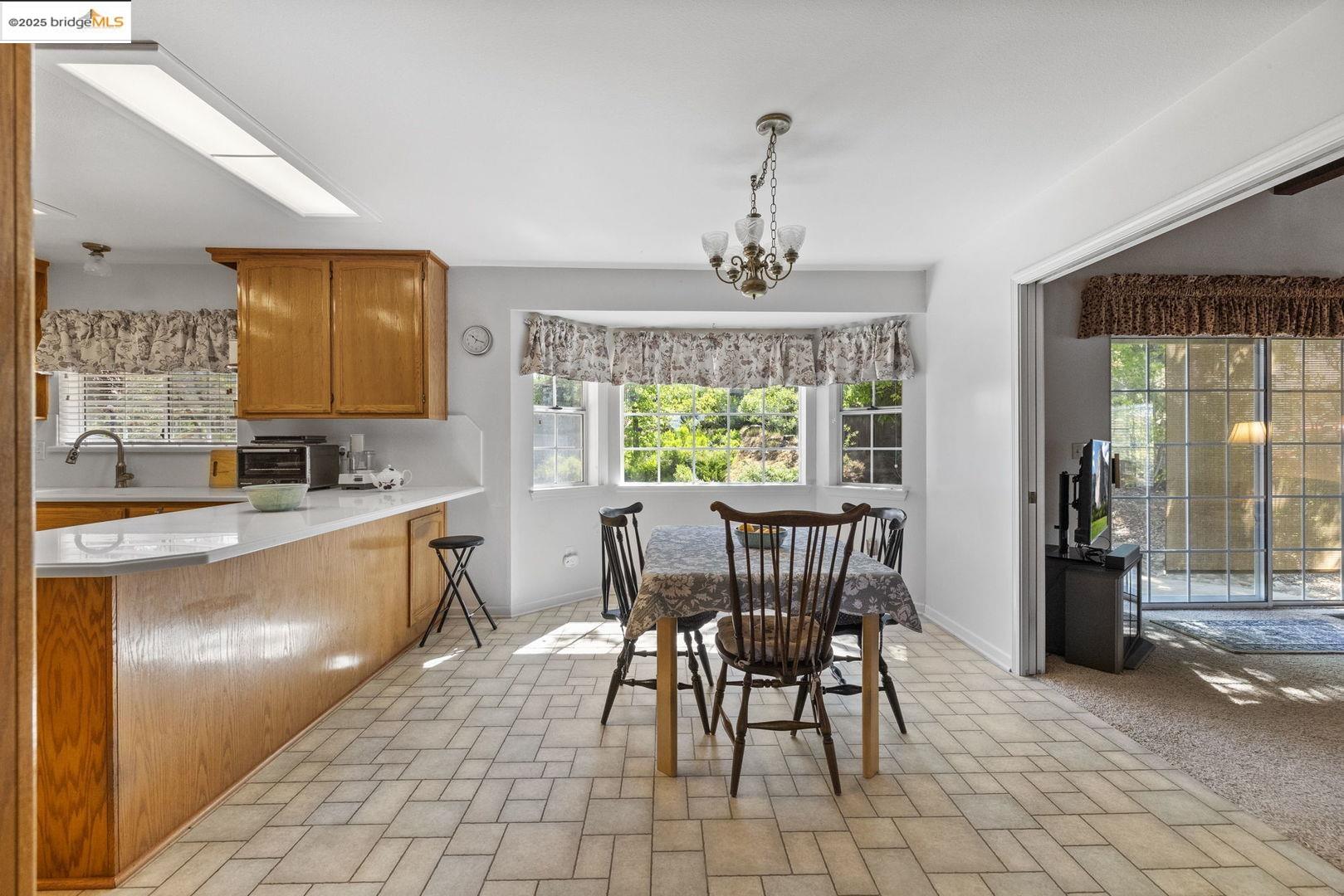 Detail Gallery Image 17 of 43 For 19989 Lane Ct, Sonora,  CA 95370 - 3 Beds | 2 Baths