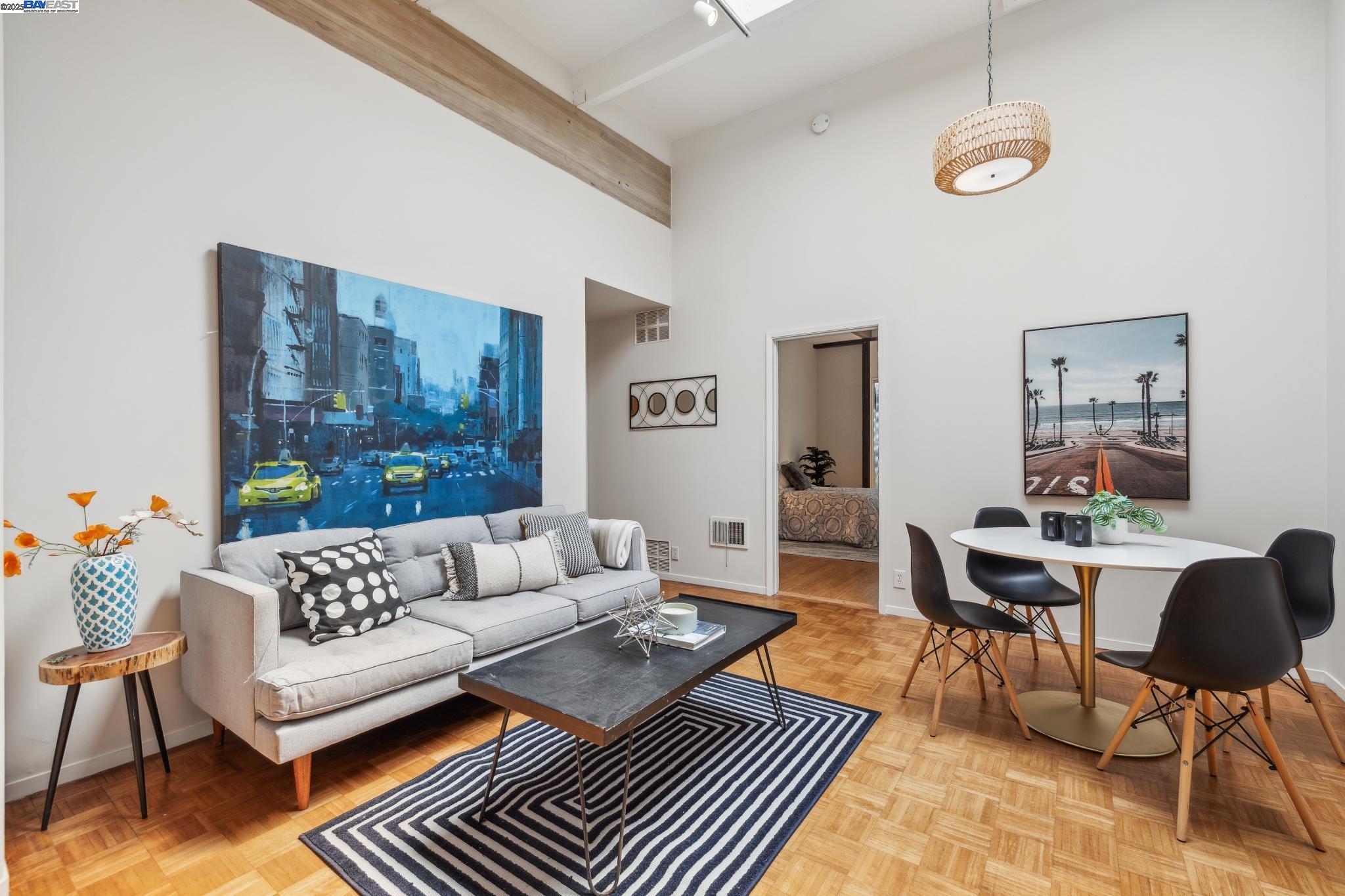 Detail Gallery Image 1 of 46 For 2112 West St #2,  Oakland,  CA 94612 - 2 Beds | 2 Baths