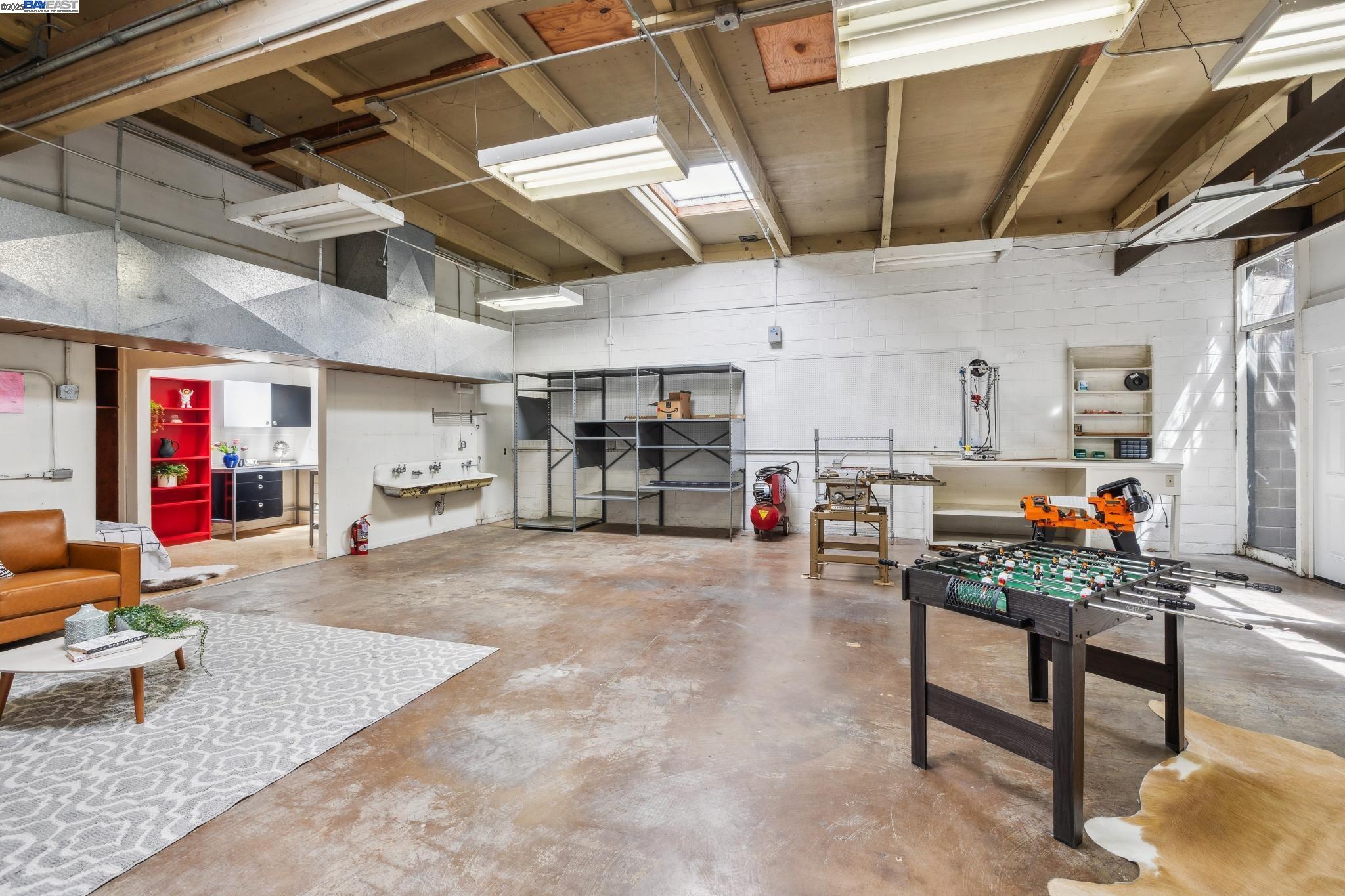 Detail Gallery Image 27 of 46 For 2112 West St #2,  Oakland,  CA 94612 - 2 Beds | 2 Baths