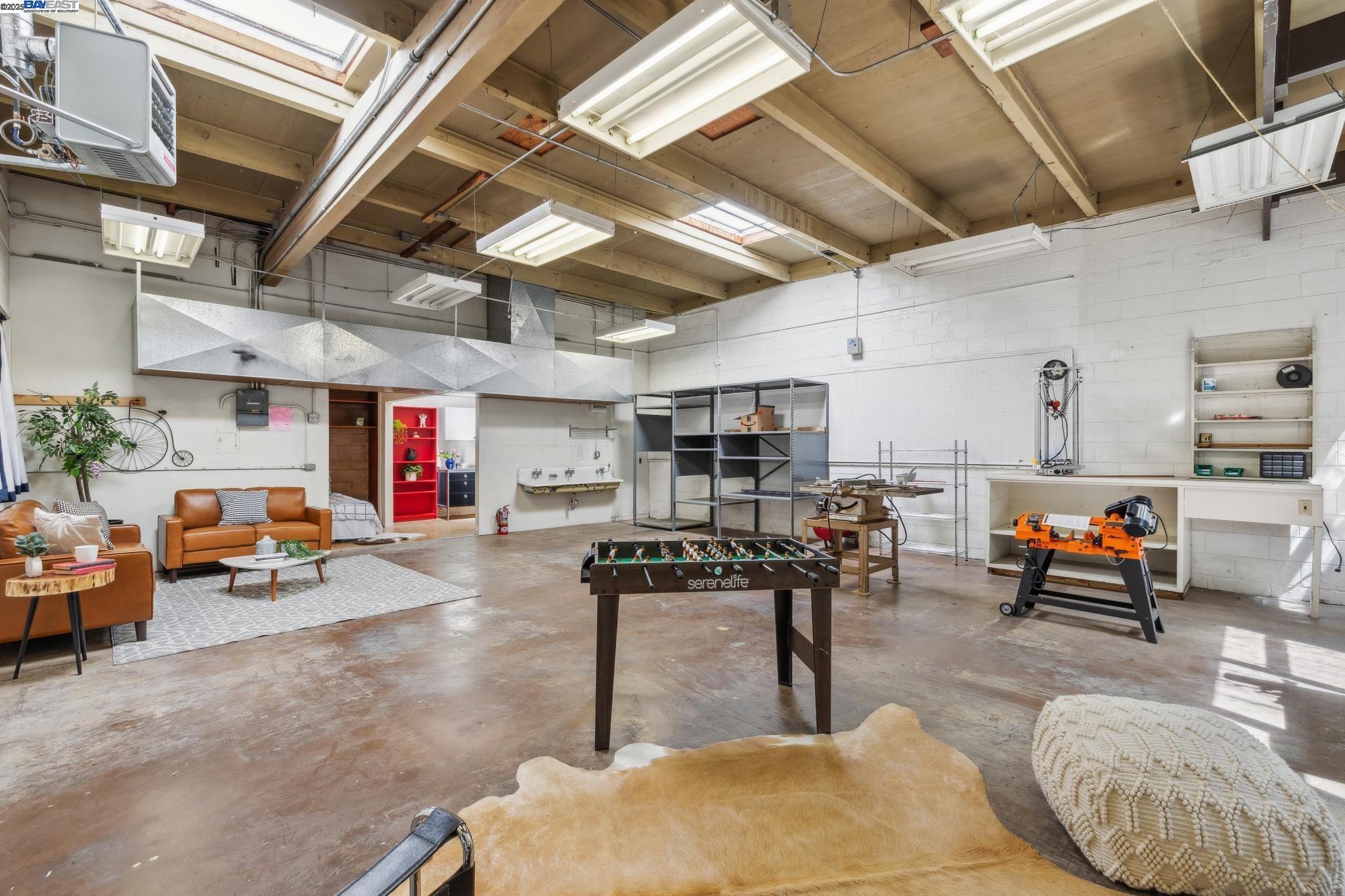 Detail Gallery Image 29 of 46 For 2112 West St #2,  Oakland,  CA 94612 - 2 Beds | 2 Baths
