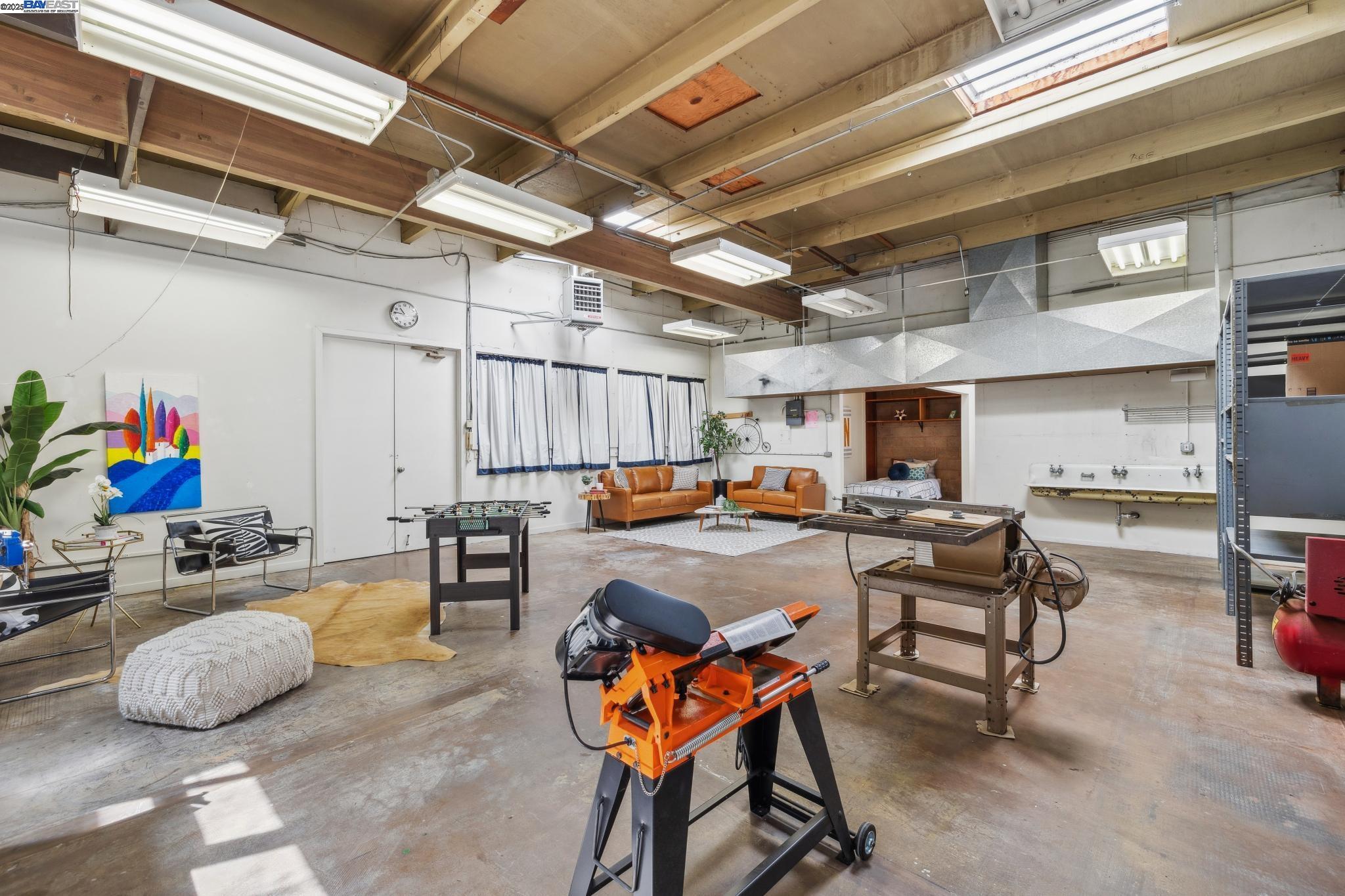Detail Gallery Image 31 of 46 For 2112 West St #2,  Oakland,  CA 94612 - 2 Beds | 2 Baths