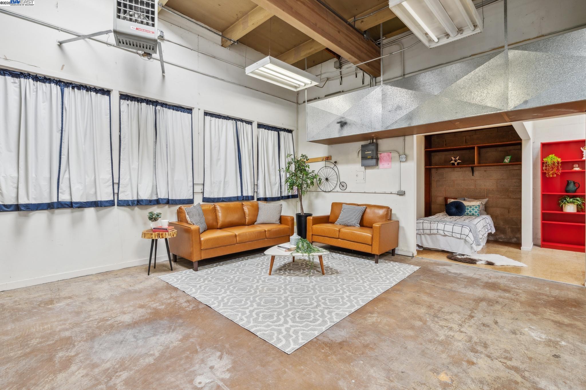Detail Gallery Image 32 of 46 For 2112 West St #2,  Oakland,  CA 94612 - 2 Beds | 2 Baths