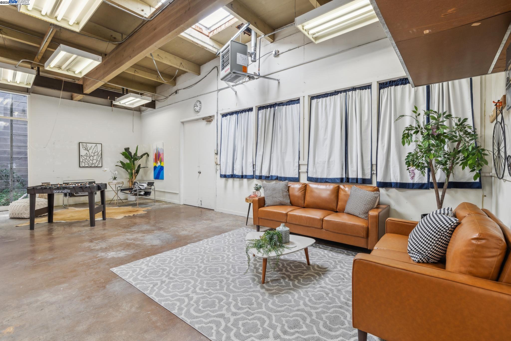 Detail Gallery Image 34 of 46 For 2112 West St #2,  Oakland,  CA 94612 - 2 Beds | 2 Baths