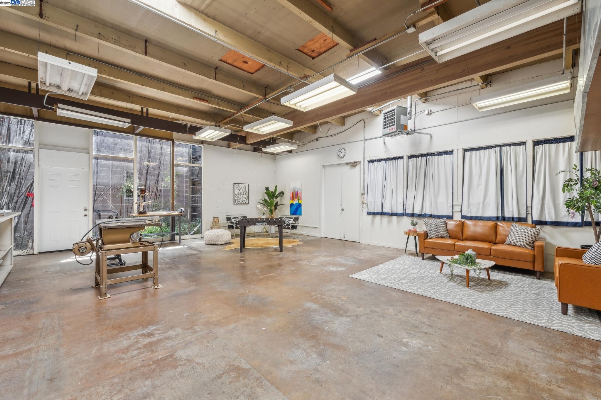 Detail Gallery Image 38 of 46 For 2112 West St #2,  Oakland,  CA 94612 - 2 Beds | 2 Baths