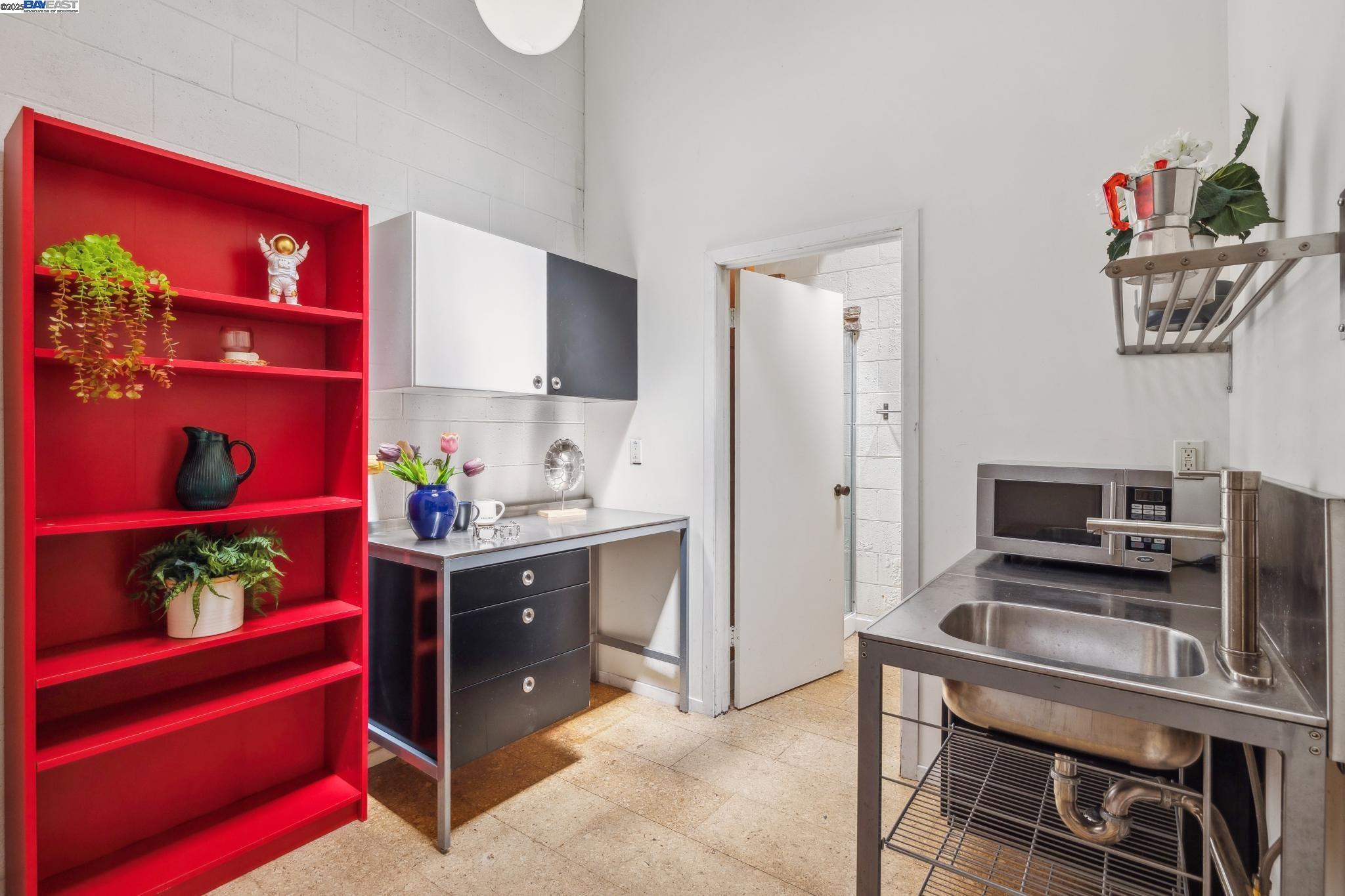 Detail Gallery Image 42 of 46 For 2112 West St #2,  Oakland,  CA 94612 - 2 Beds | 2 Baths