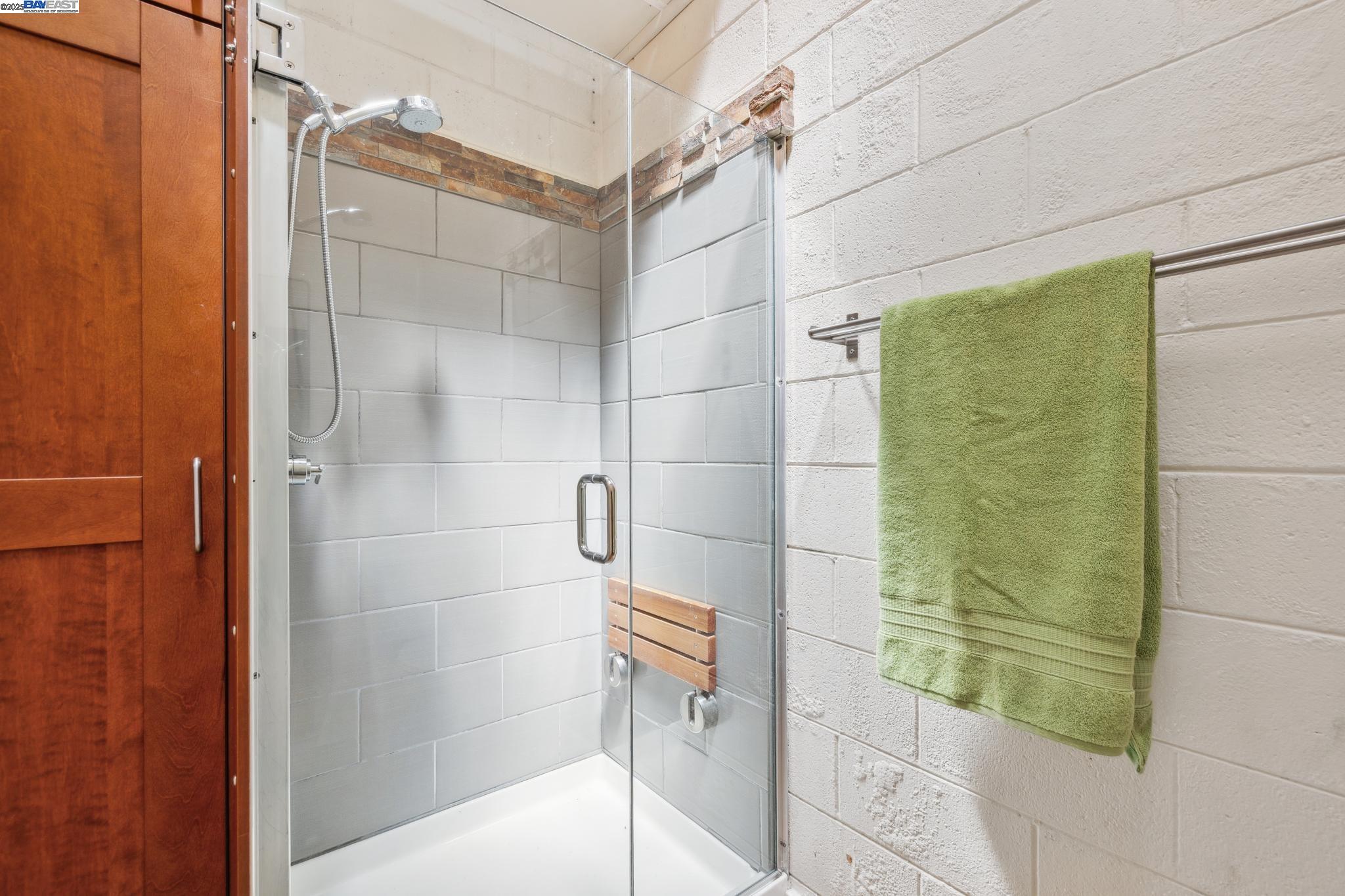 Detail Gallery Image 45 of 46 For 2112 West St #2,  Oakland,  CA 94612 - 2 Beds | 2 Baths