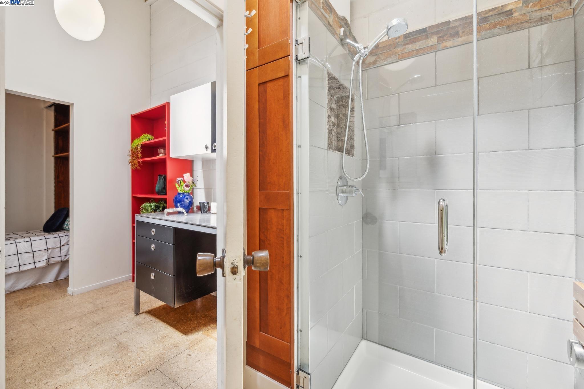Detail Gallery Image 46 of 46 For 2112 West St #2,  Oakland,  CA 94612 - 2 Beds | 2 Baths