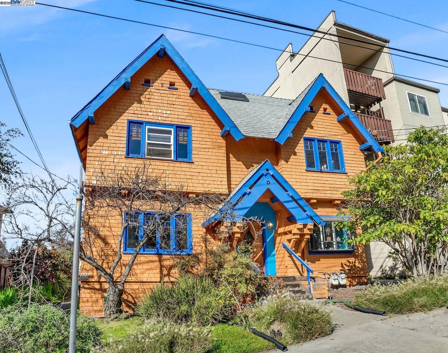 Detail Gallery Image 1 of 1 For 227 Orange Street, Oakland,  CA 94610 - 6 Beds | 4 Baths