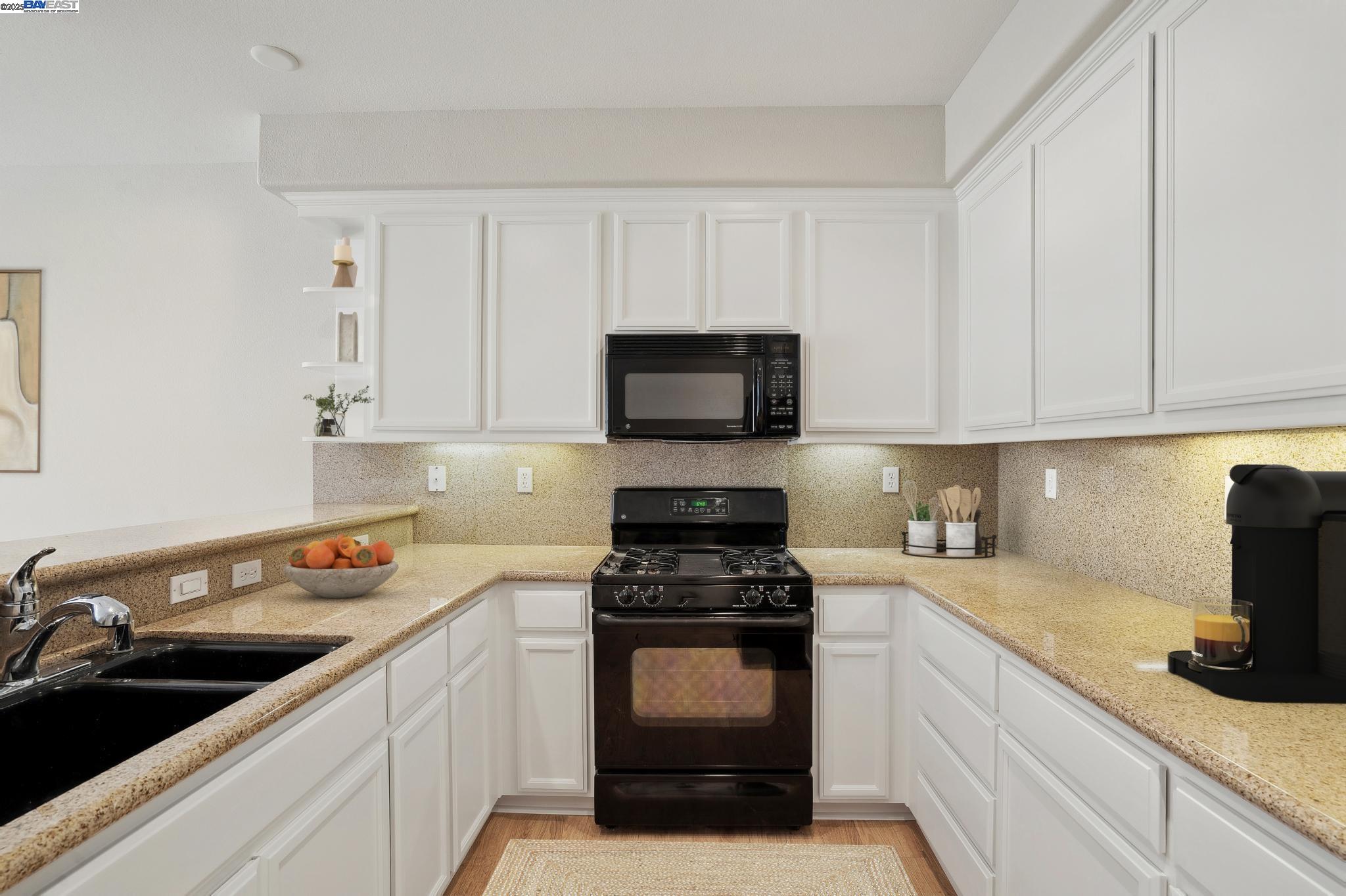Detail Gallery Image 12 of 25 For 4225 Clarinbridge Cir, Dublin,  CA 94568 - 1 Beds | 1/1 Baths