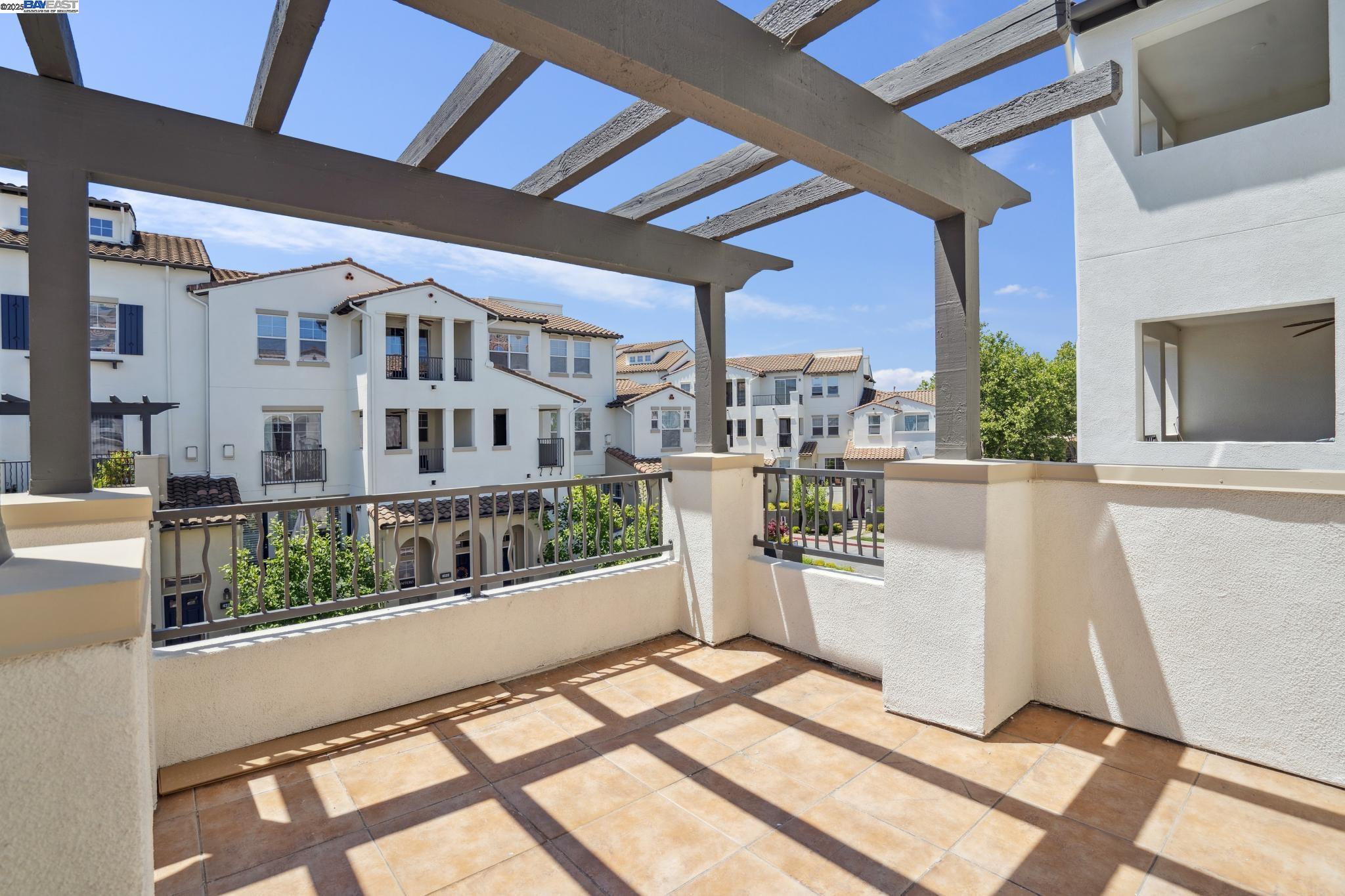 Detail Gallery Image 16 of 25 For 4225 Clarinbridge Cir, Dublin,  CA 94568 - 1 Beds | 1/1 Baths
