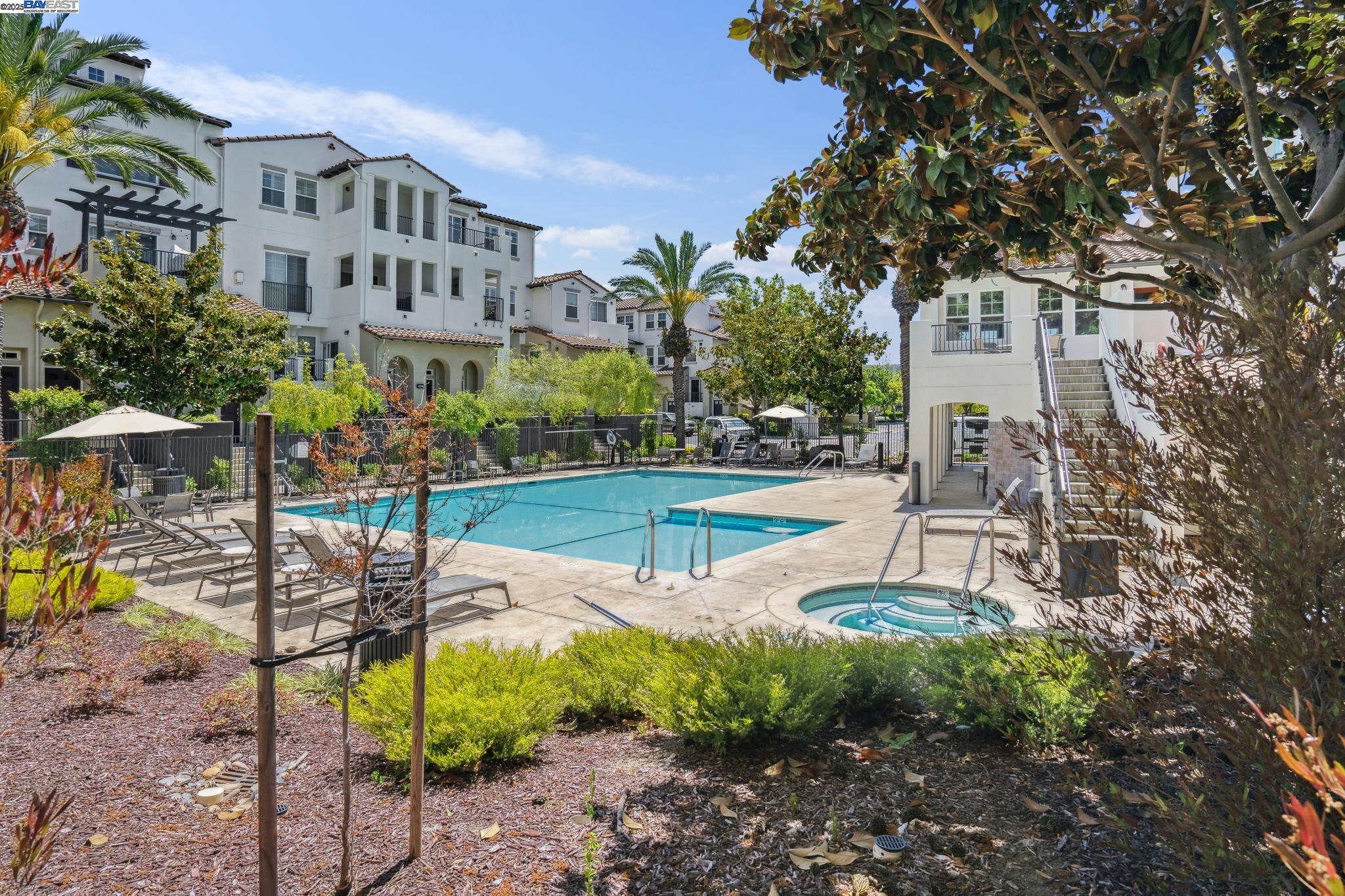 Detail Gallery Image 18 of 25 For 4225 Clarinbridge Cir, Dublin,  CA 94568 - 1 Beds | 1/1 Baths