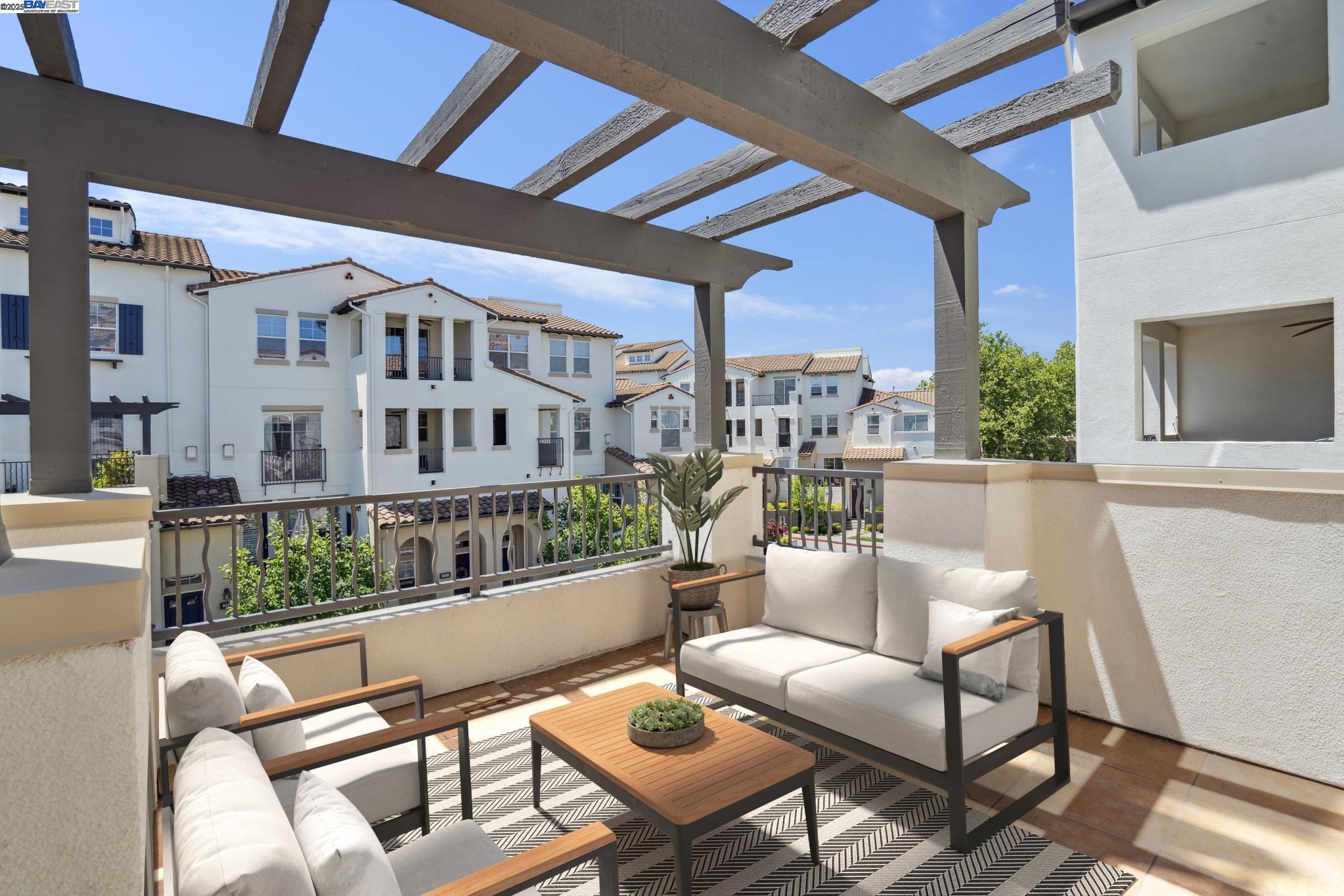 Detail Gallery Image 6 of 25 For 4225 Clarinbridge Cir, Dublin,  CA 94568 - 1 Beds | 1/1 Baths