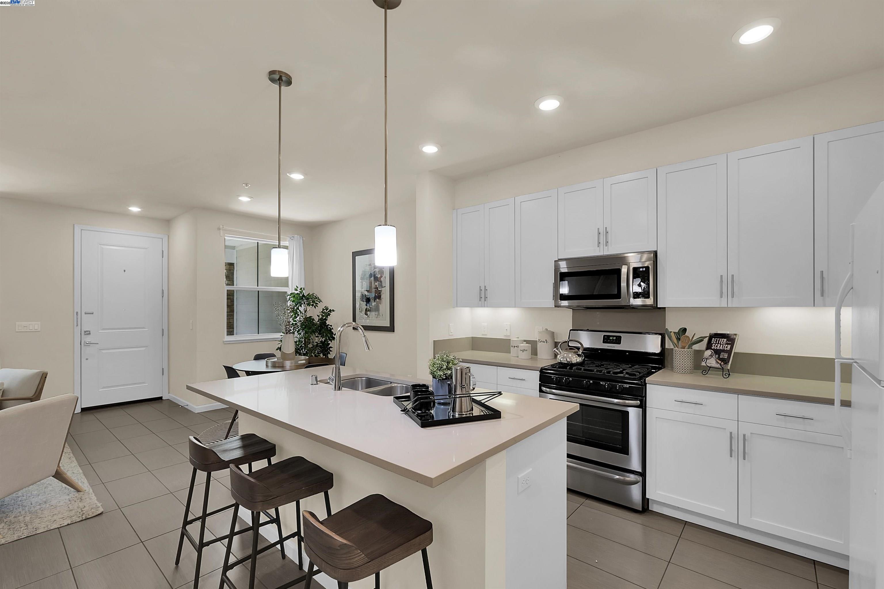 Detail Gallery Image 12 of 32 For 1233 Bockman Rd #19,  San Lorenzo,  CA 94580 - 3 Beds | 2/1 Baths