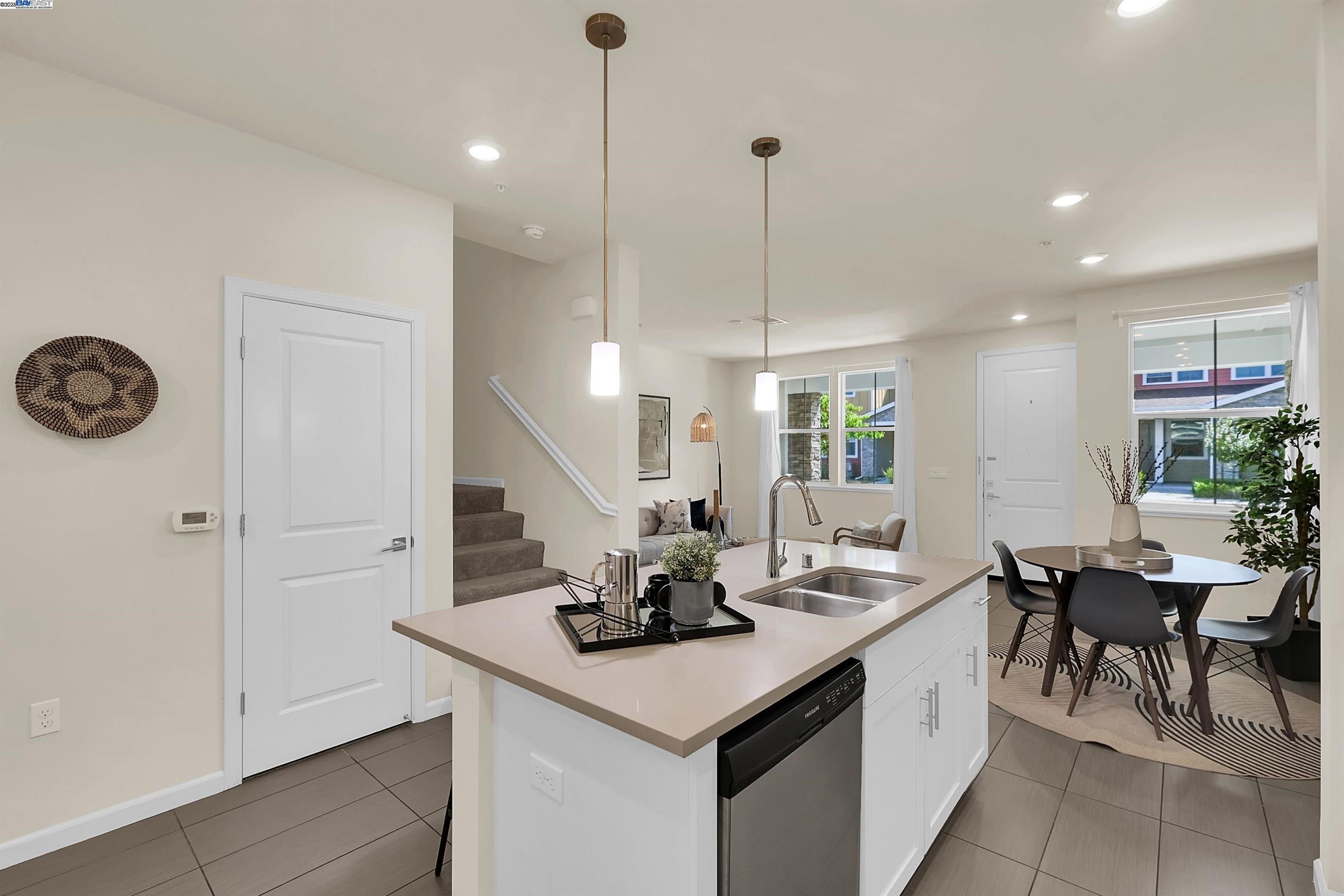 Detail Gallery Image 13 of 32 For 1233 Bockman Rd #19,  San Lorenzo,  CA 94580 - 3 Beds | 2/1 Baths