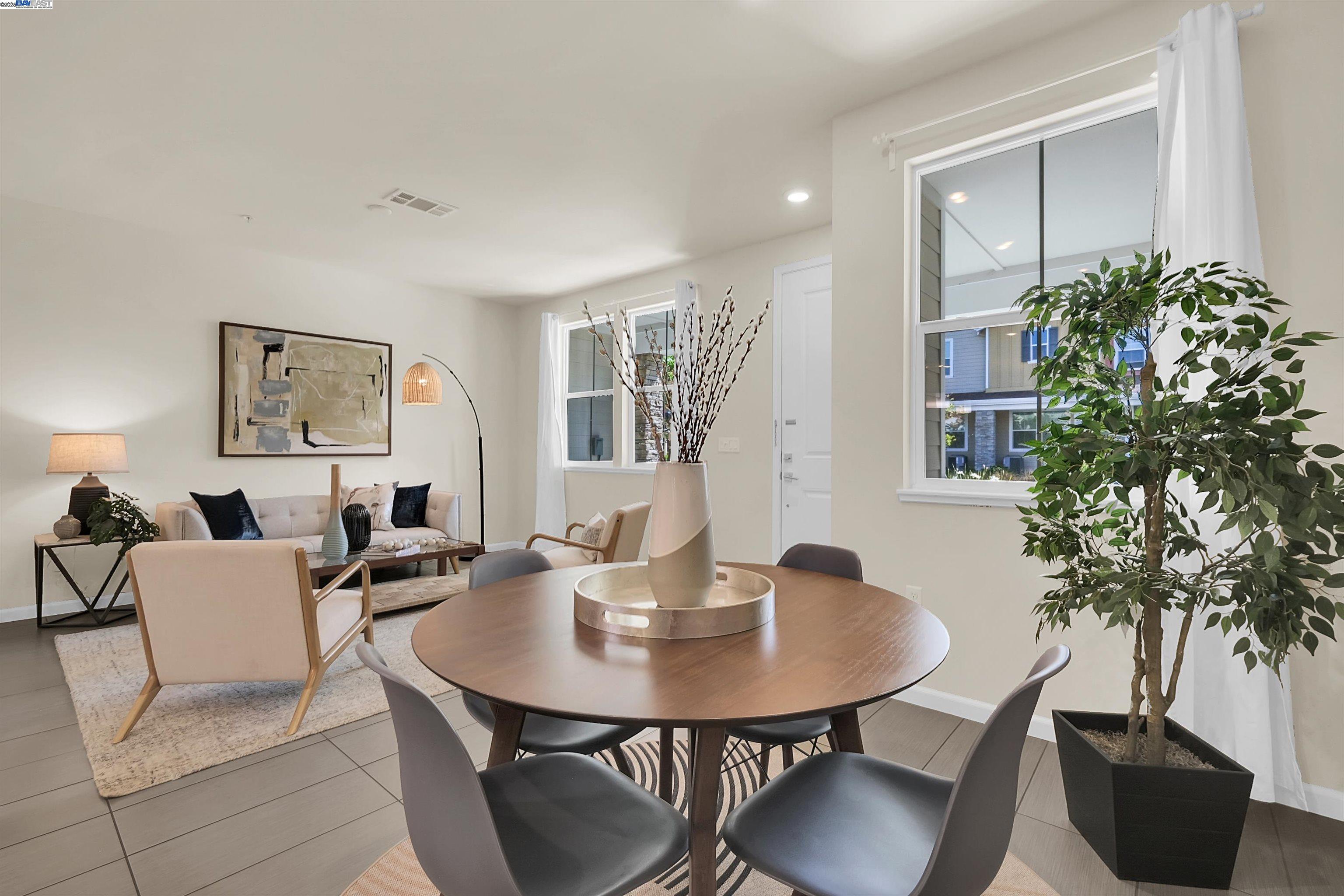 Detail Gallery Image 10 of 32 For 1233 Bockman Rd #19,  San Lorenzo,  CA 94580 - 3 Beds | 2/1 Baths
